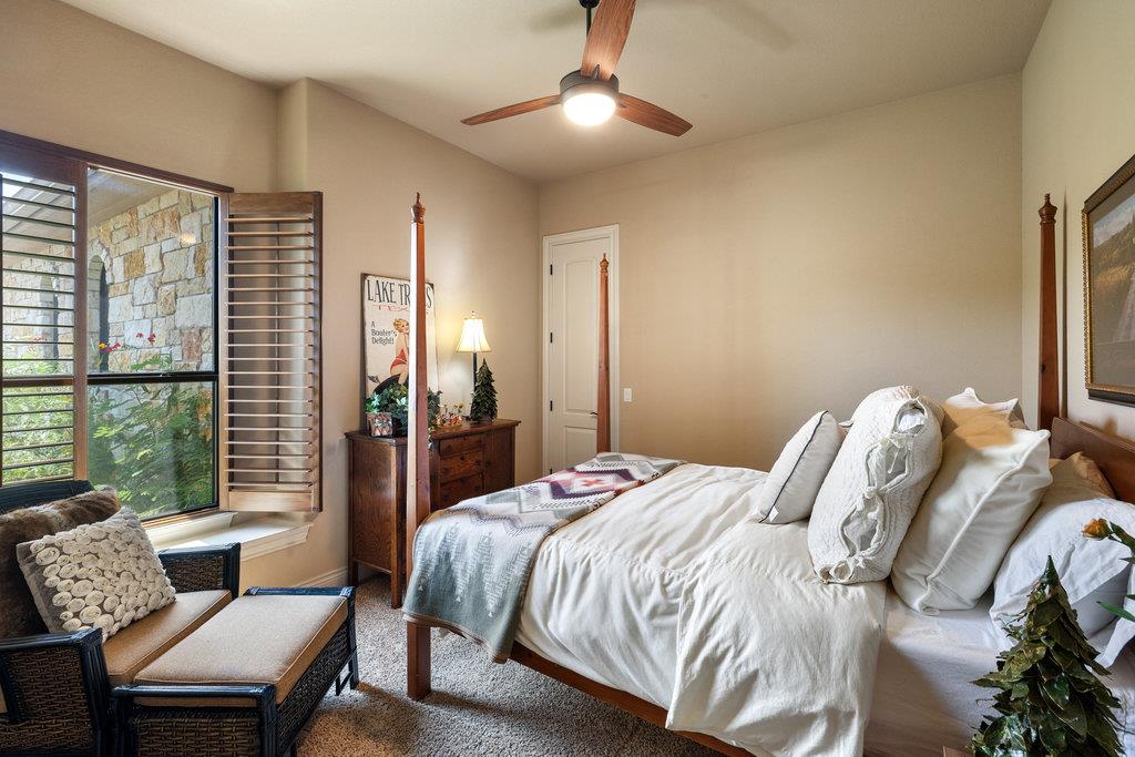 839 Wesley Ridge Dr, Spicewood, TX 78669