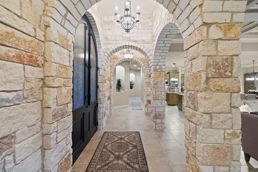 839 Wesley Ridge Dr, Spicewood, TX 78669