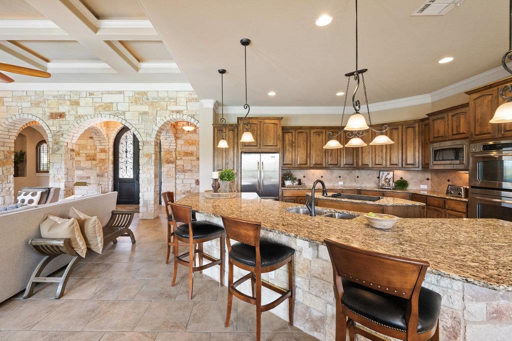 839 Wesley Ridge Dr, Spicewood, TX 78669