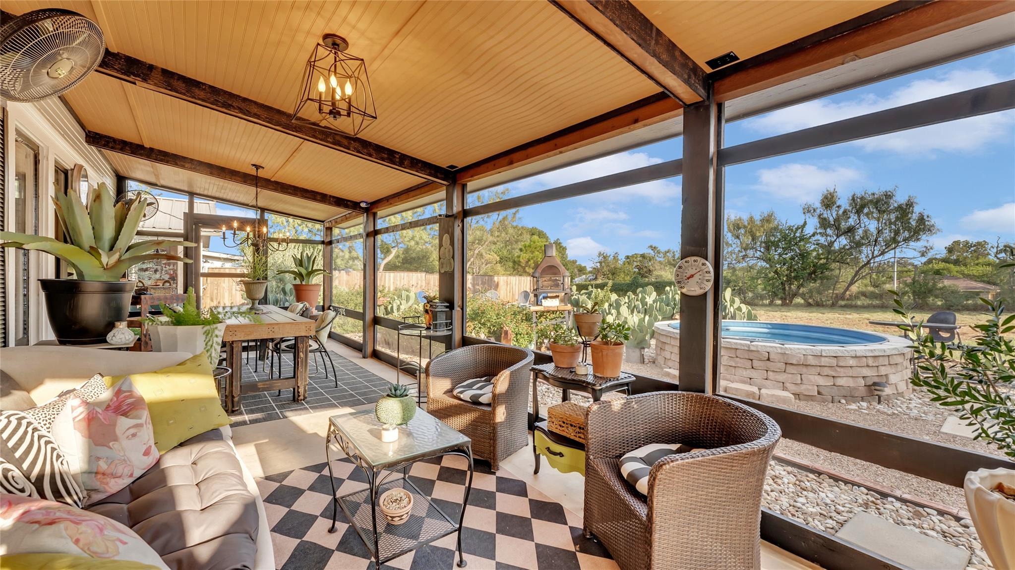 308 W Wallace St, Llano, TX 78643