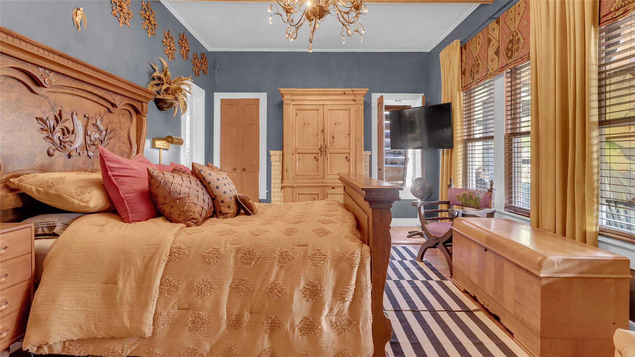 308 W Wallace St, Llano, TX 78643