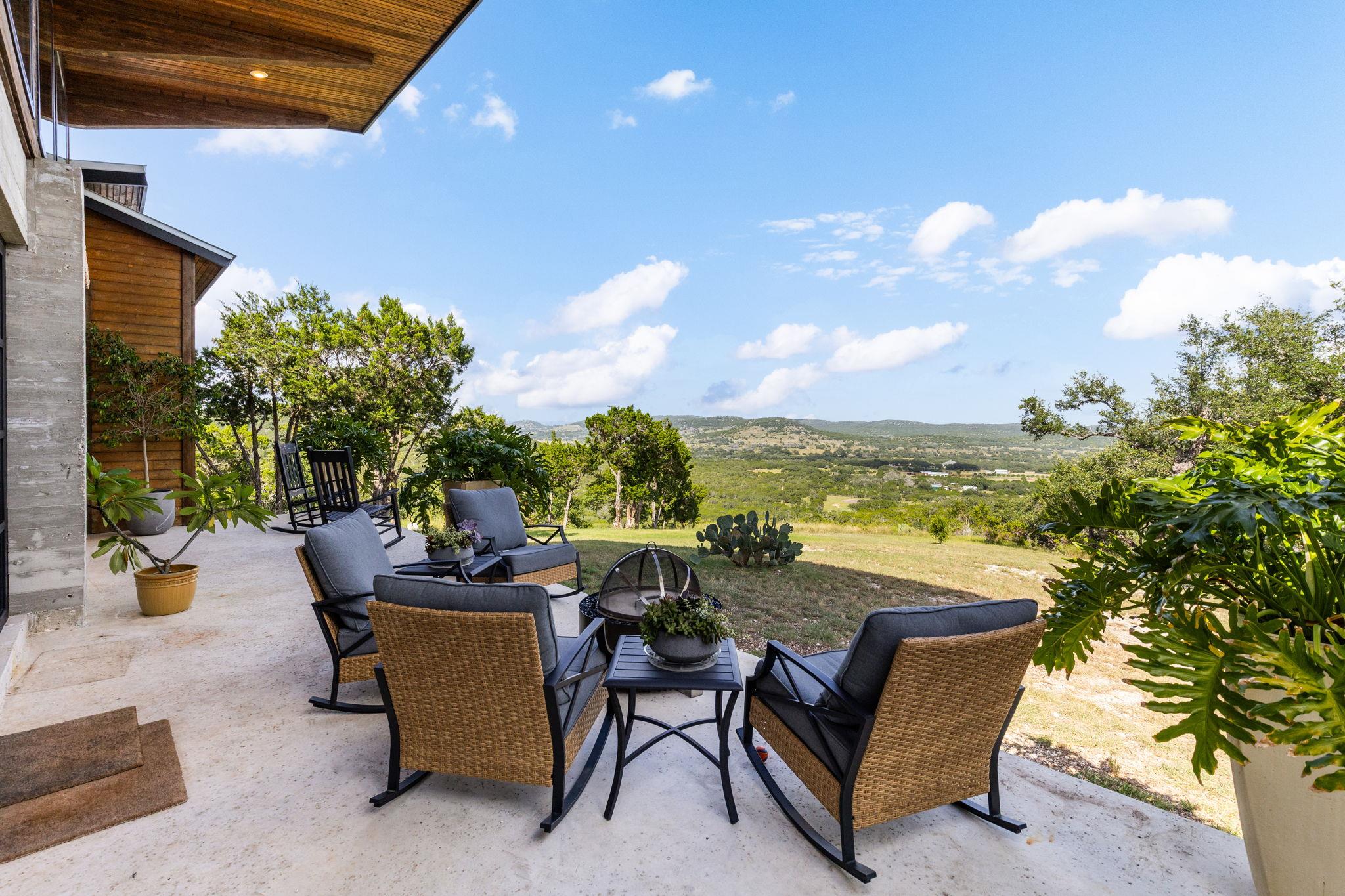 283 Hills Of Bandera Rd, Bandera, TX 78003