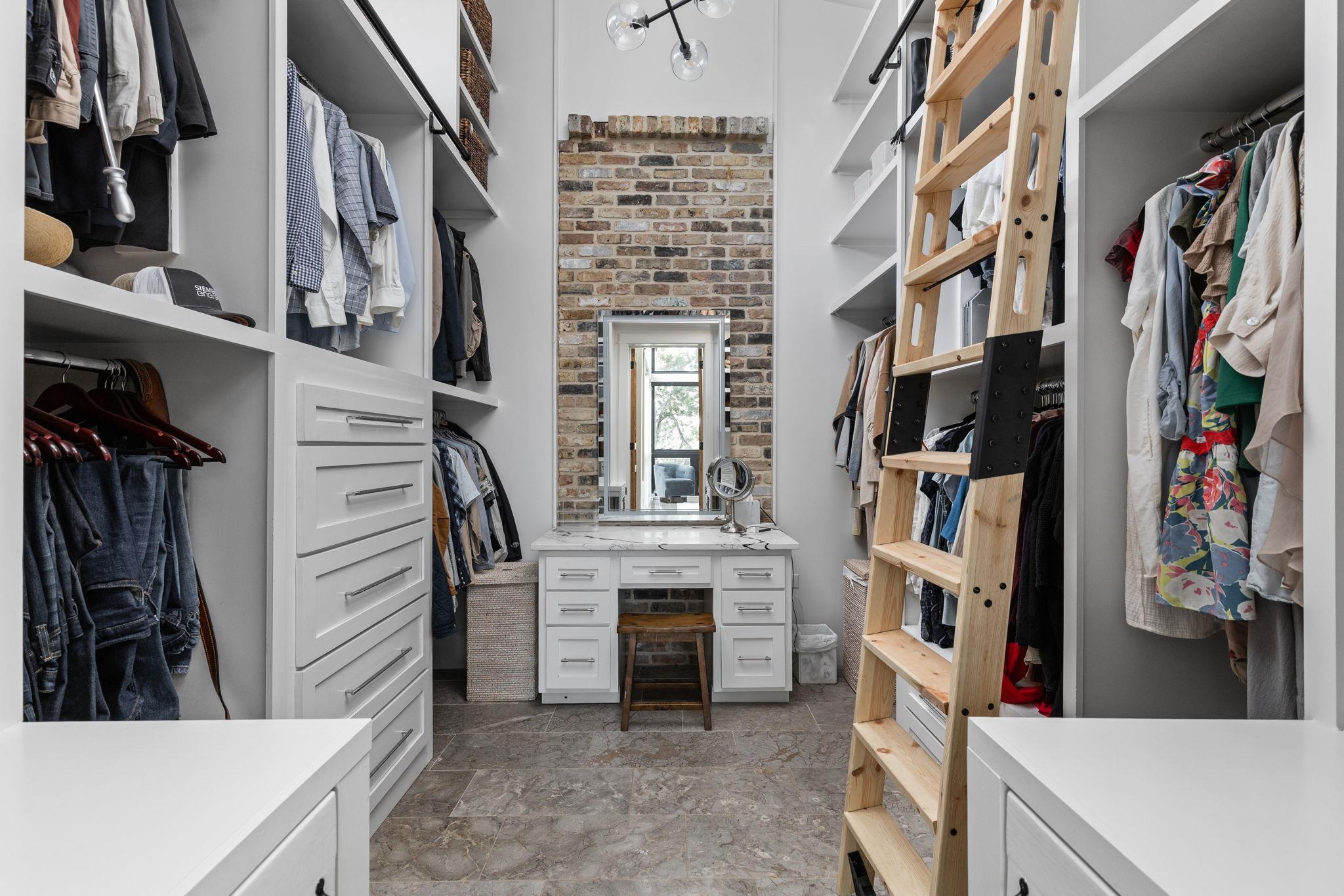 283 Hills Of Bandera Rd, Bandera, TX 78003