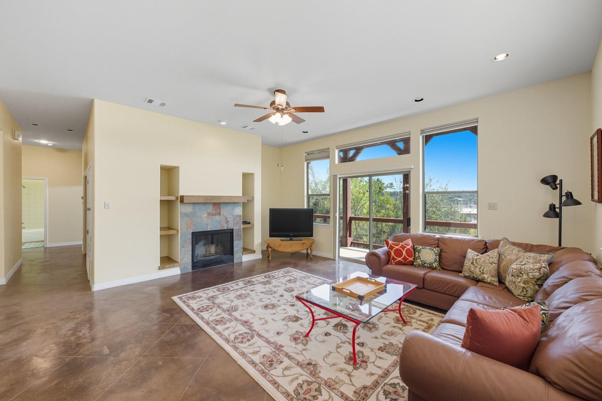 1101 OAK HURST Rd # 100, Austin, TX 78734