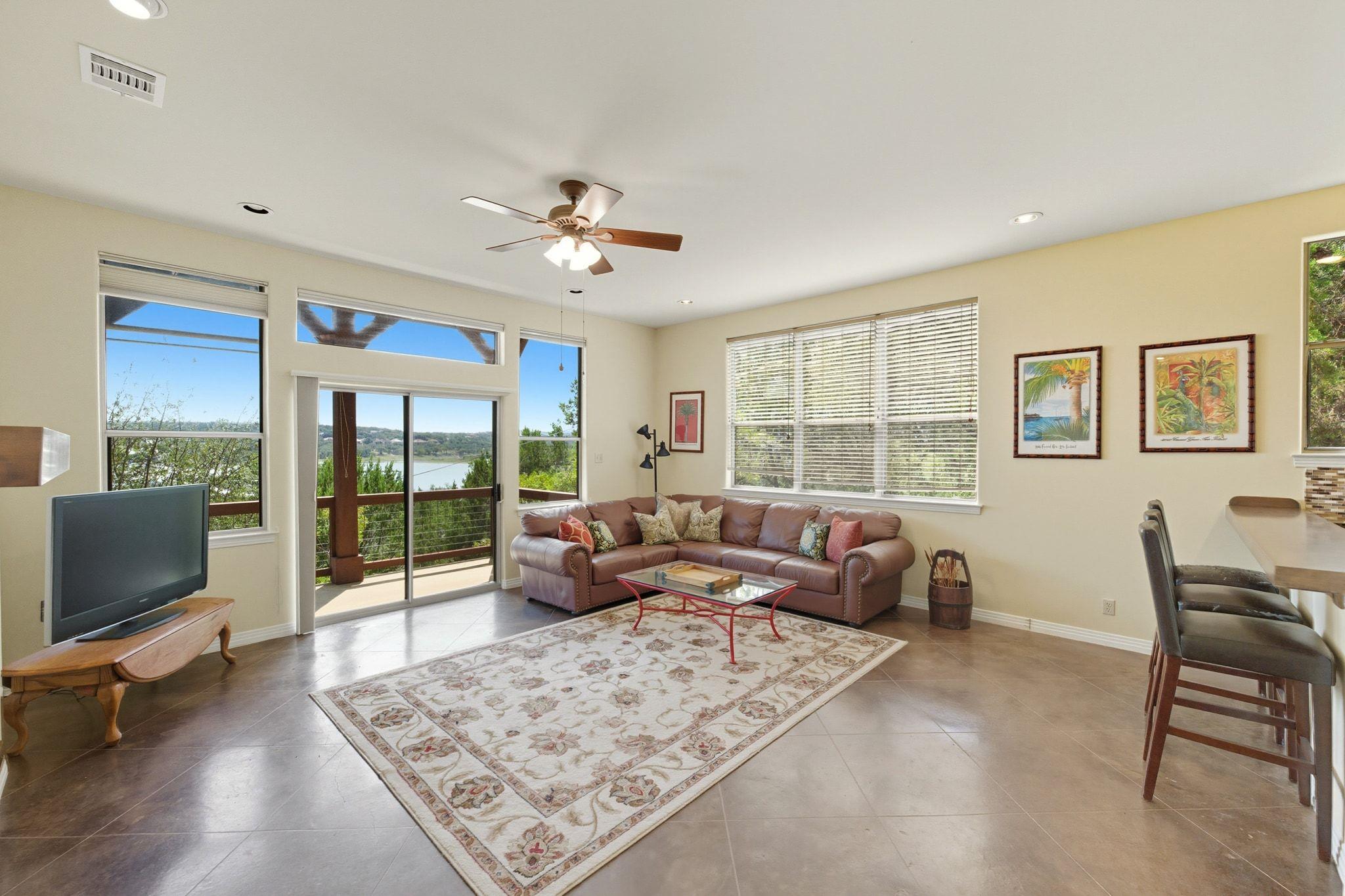 1101 OAK HURST Rd # 100, Austin, TX 78734