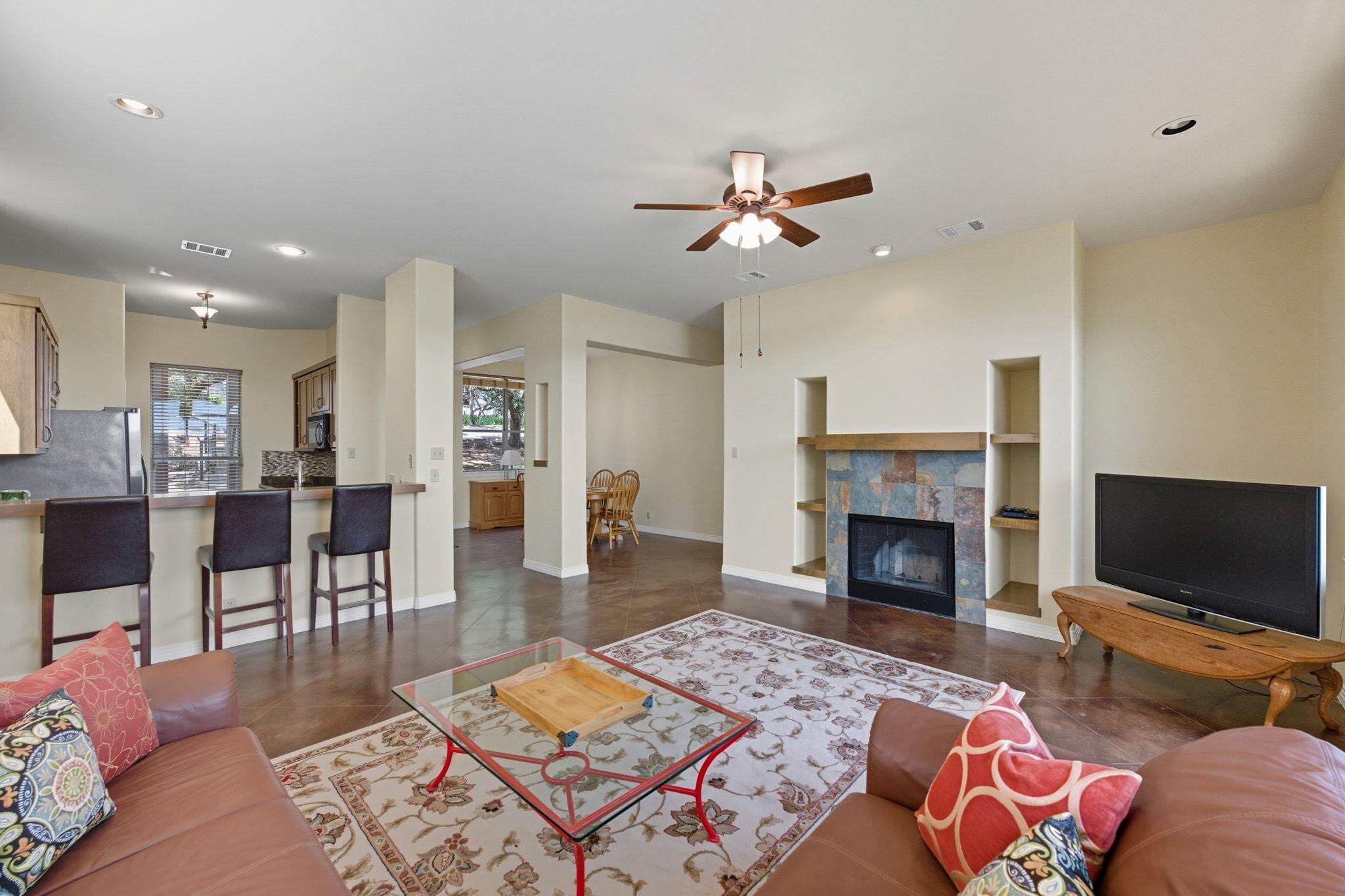 1101 OAK HURST Rd # 100, Austin, TX 78734