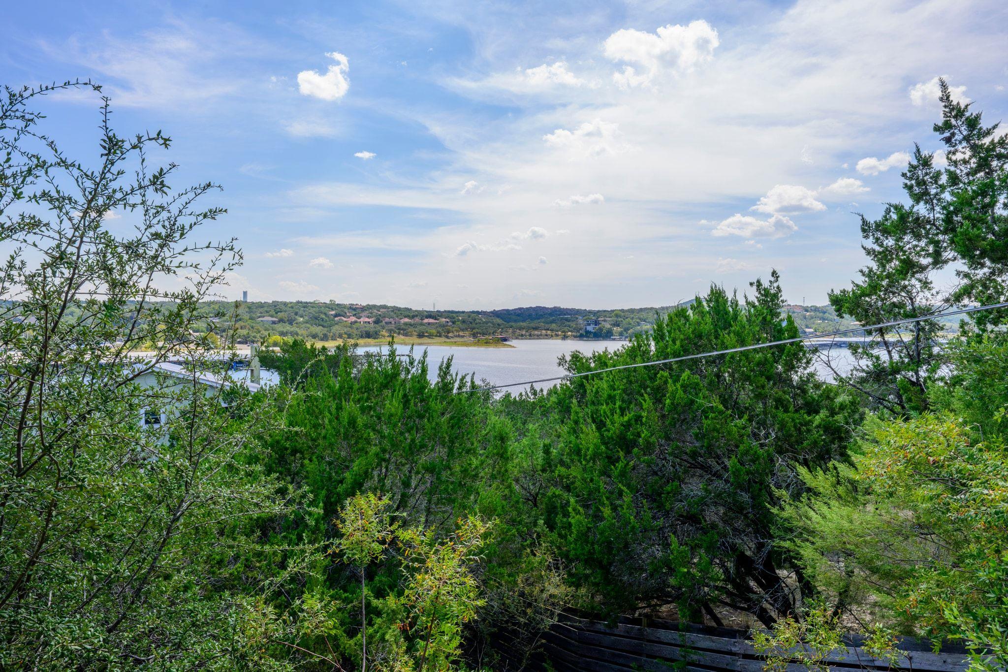 1101 OAK HURST Rd # 100, Austin, TX 78734