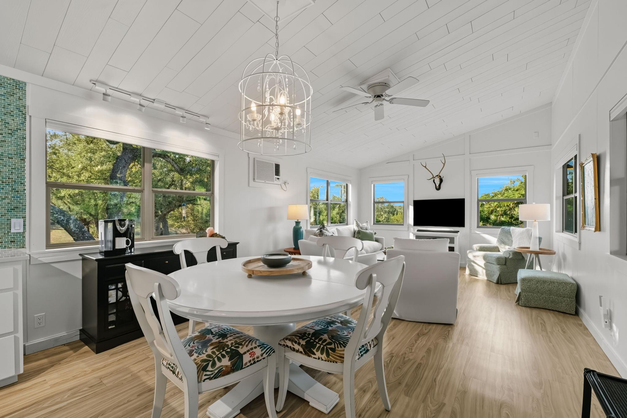 746 Trail Rock Dr, Johnson City, TX 78636