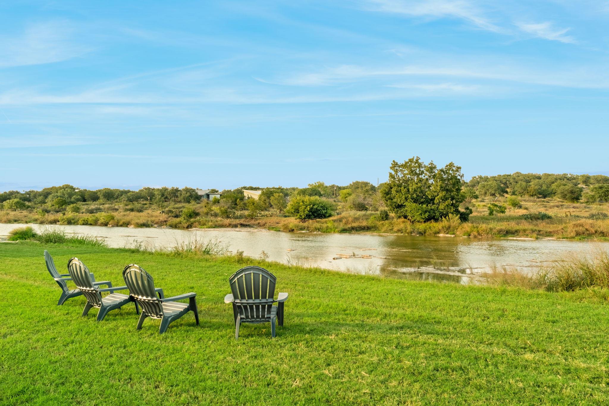 746 Trail Rock Dr, Johnson City, TX 78636