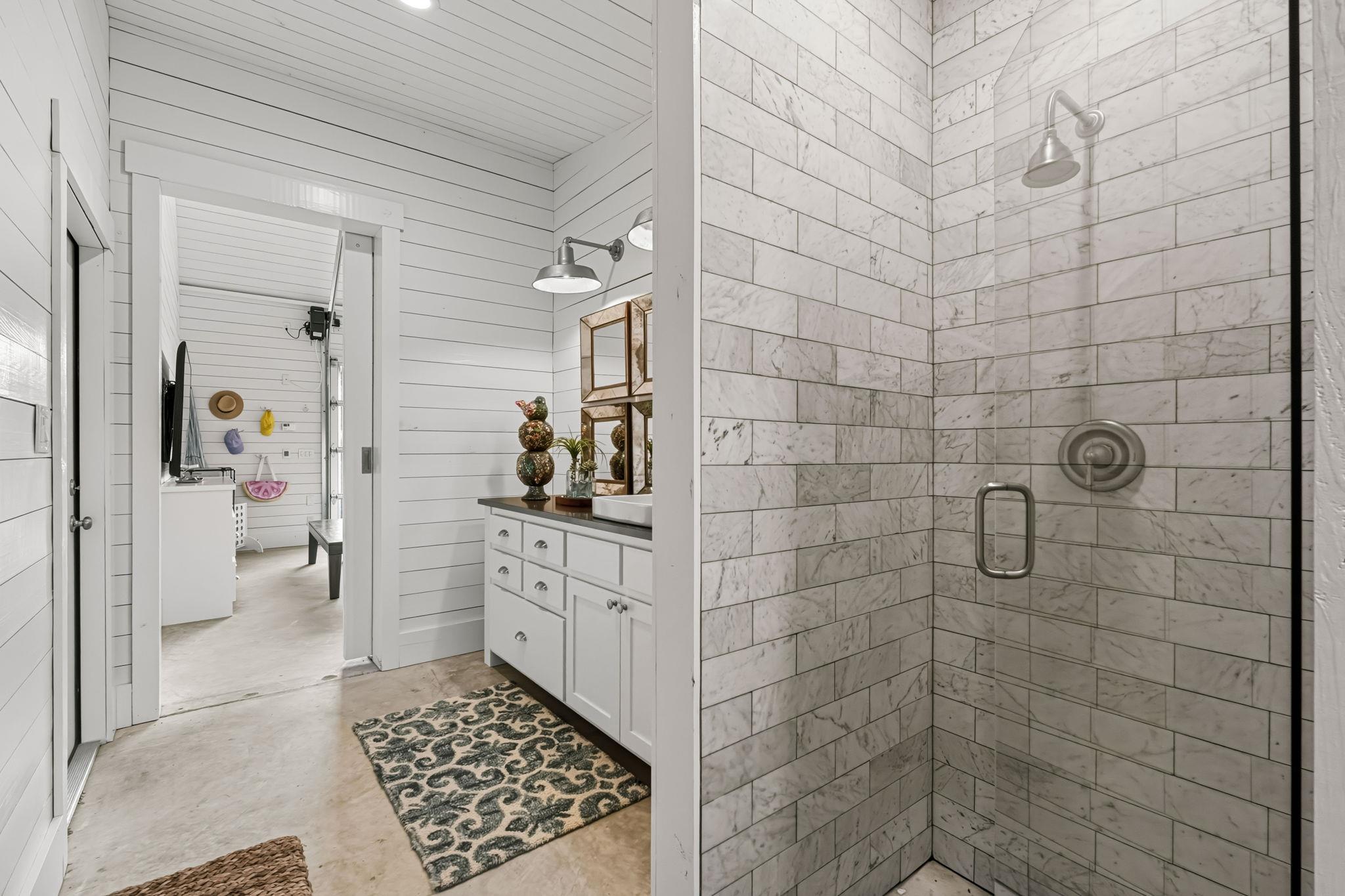 746 Trail Rock Dr, Johnson City, TX 78636