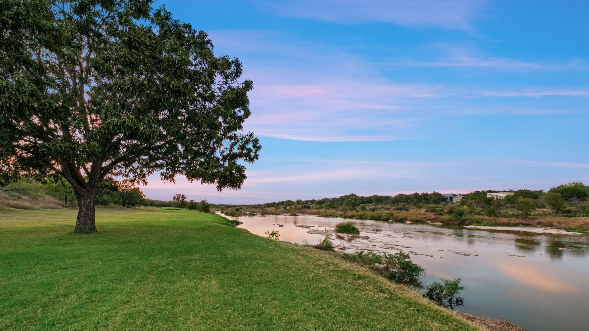 746 Trail Rock Dr, Johnson City, TX 78636