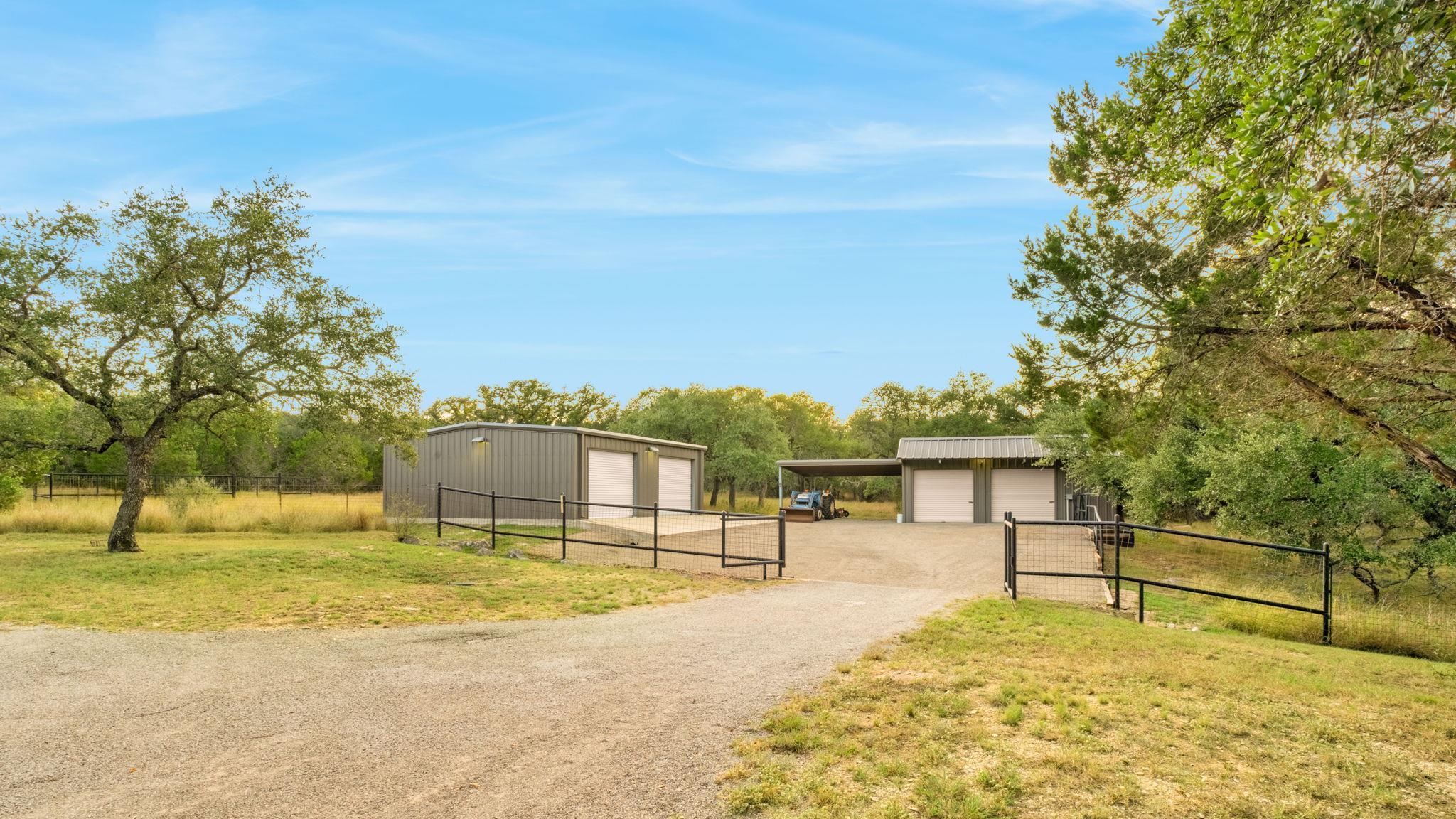 746 Trail Rock Dr, Johnson City, TX 78636