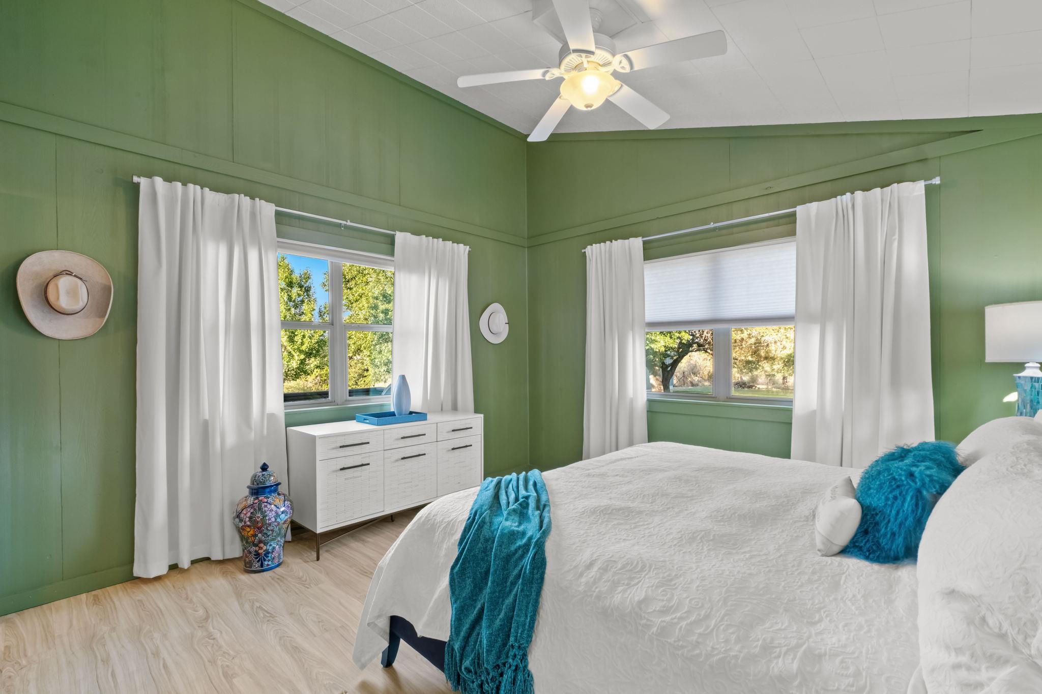 746 Trail Rock Dr, Johnson City, TX 78636