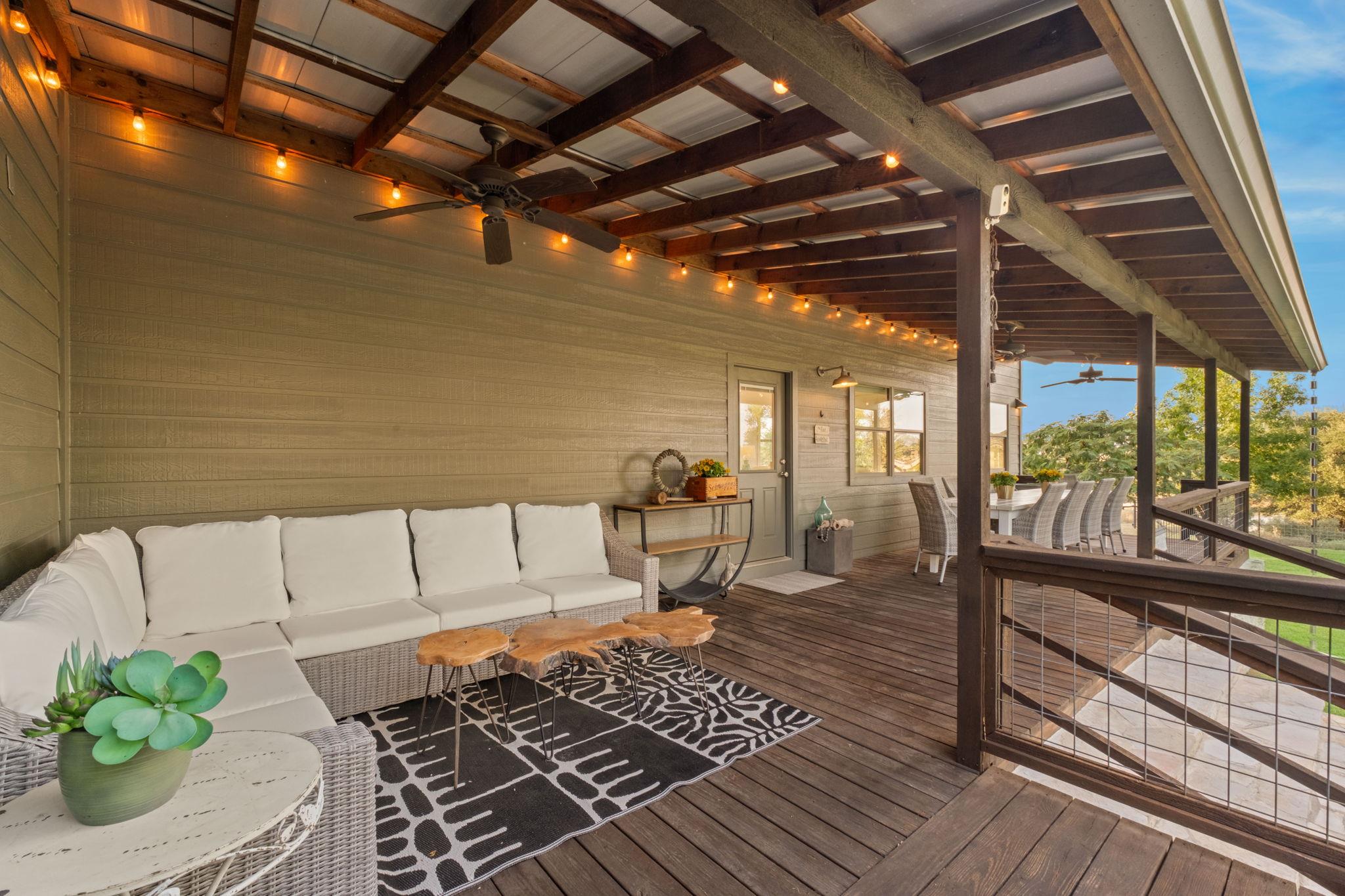 746 Trail Rock Dr, Johnson City, TX 78636