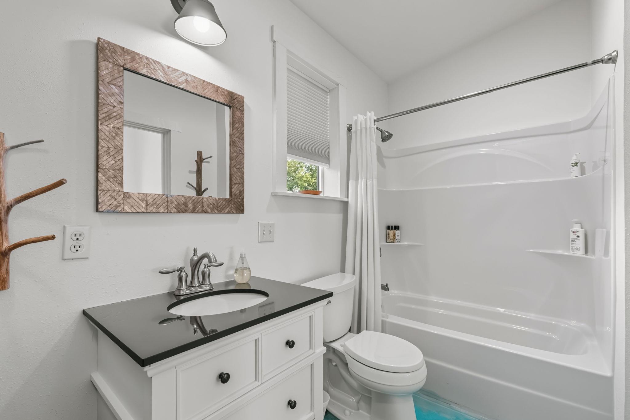 746 Trail Rock Dr, Johnson City, TX 78636