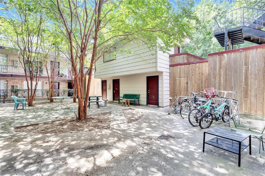 2207 Leon St # 303, Austin, TX 78705