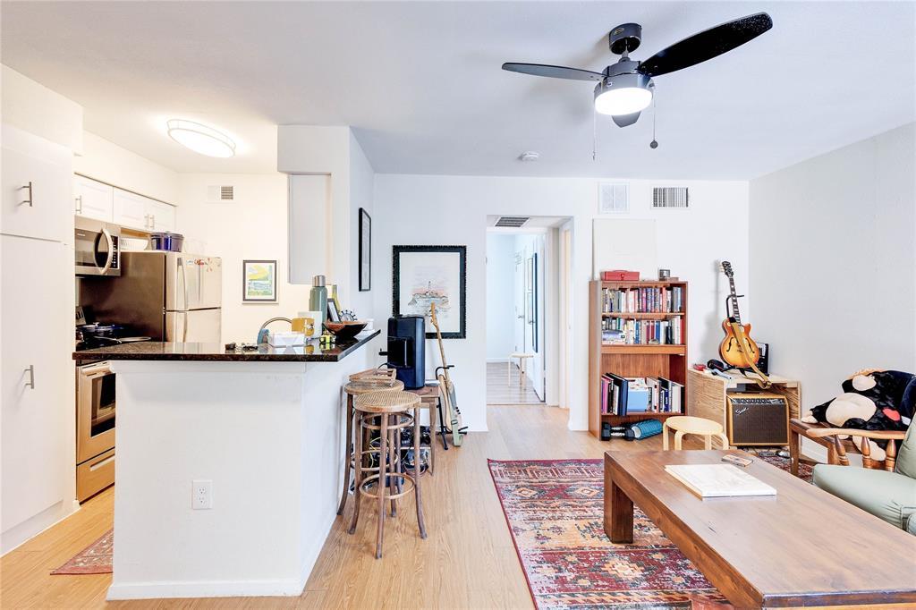 2207 Leon St # 303, Austin, TX 78705