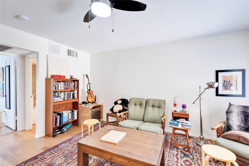 2207 Leon St # 303, Austin, TX 78705