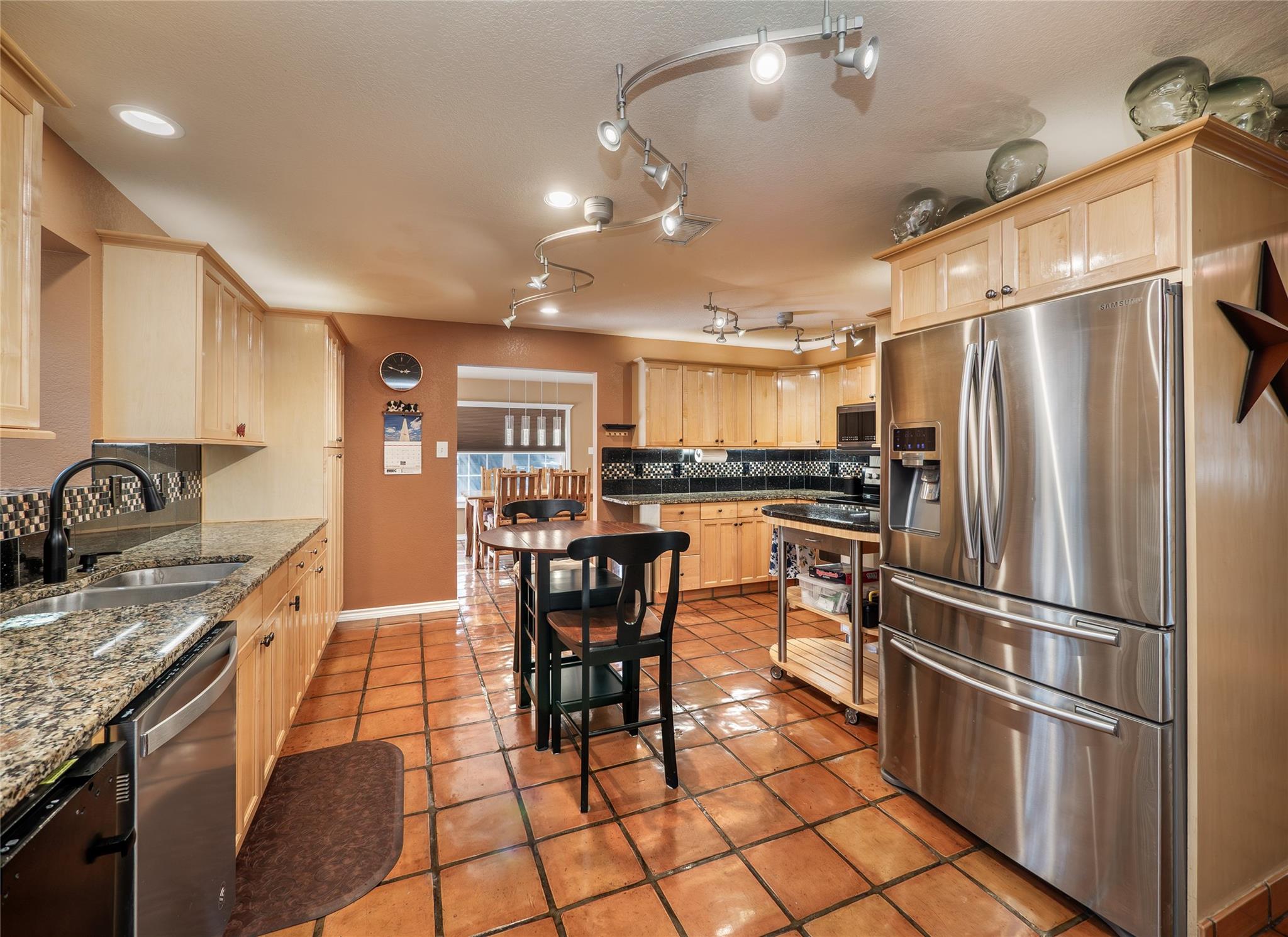 2706 Tradewind Dr, Spicewood, TX 78669