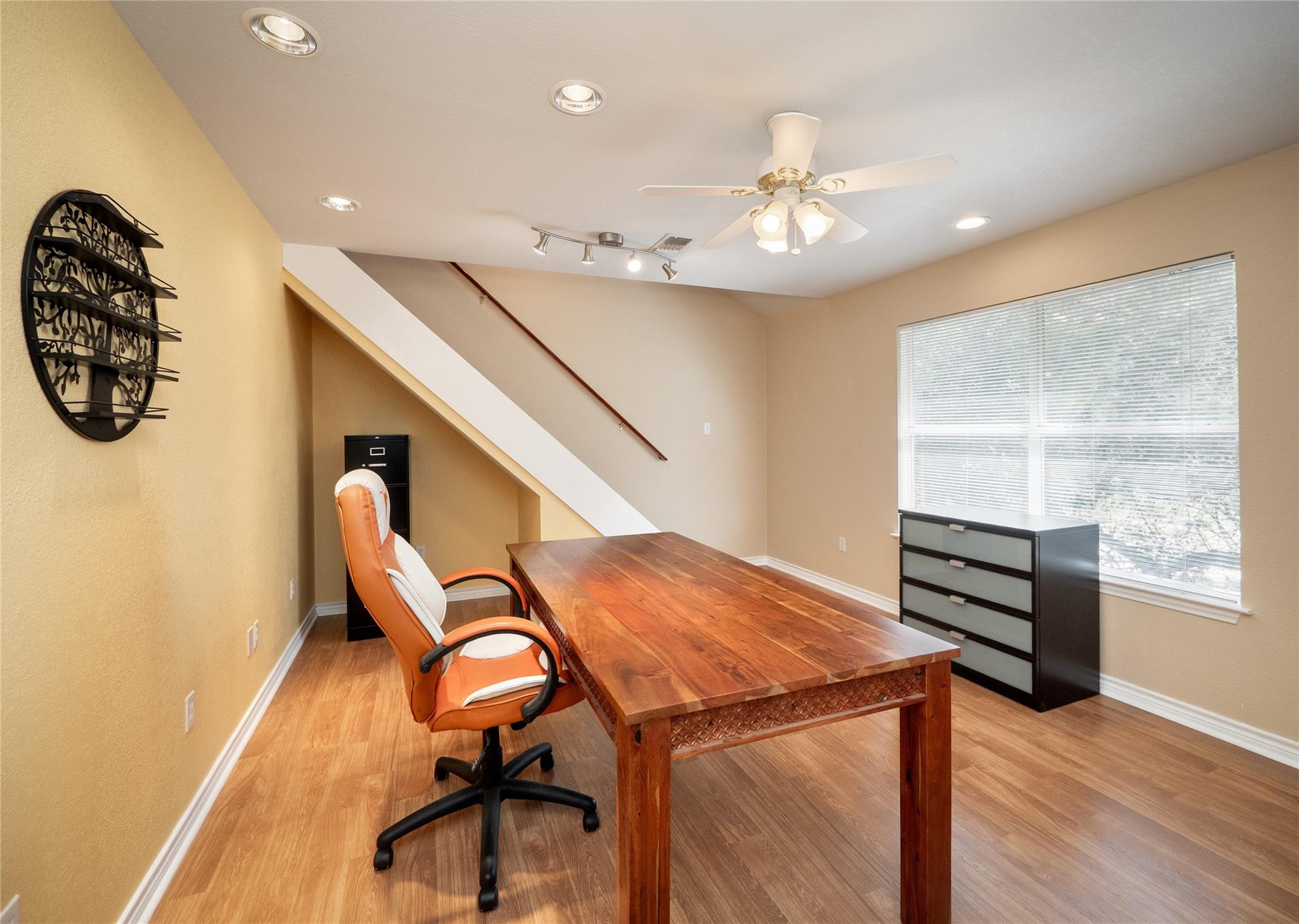 2706 Tradewind Dr, Spicewood, TX 78669