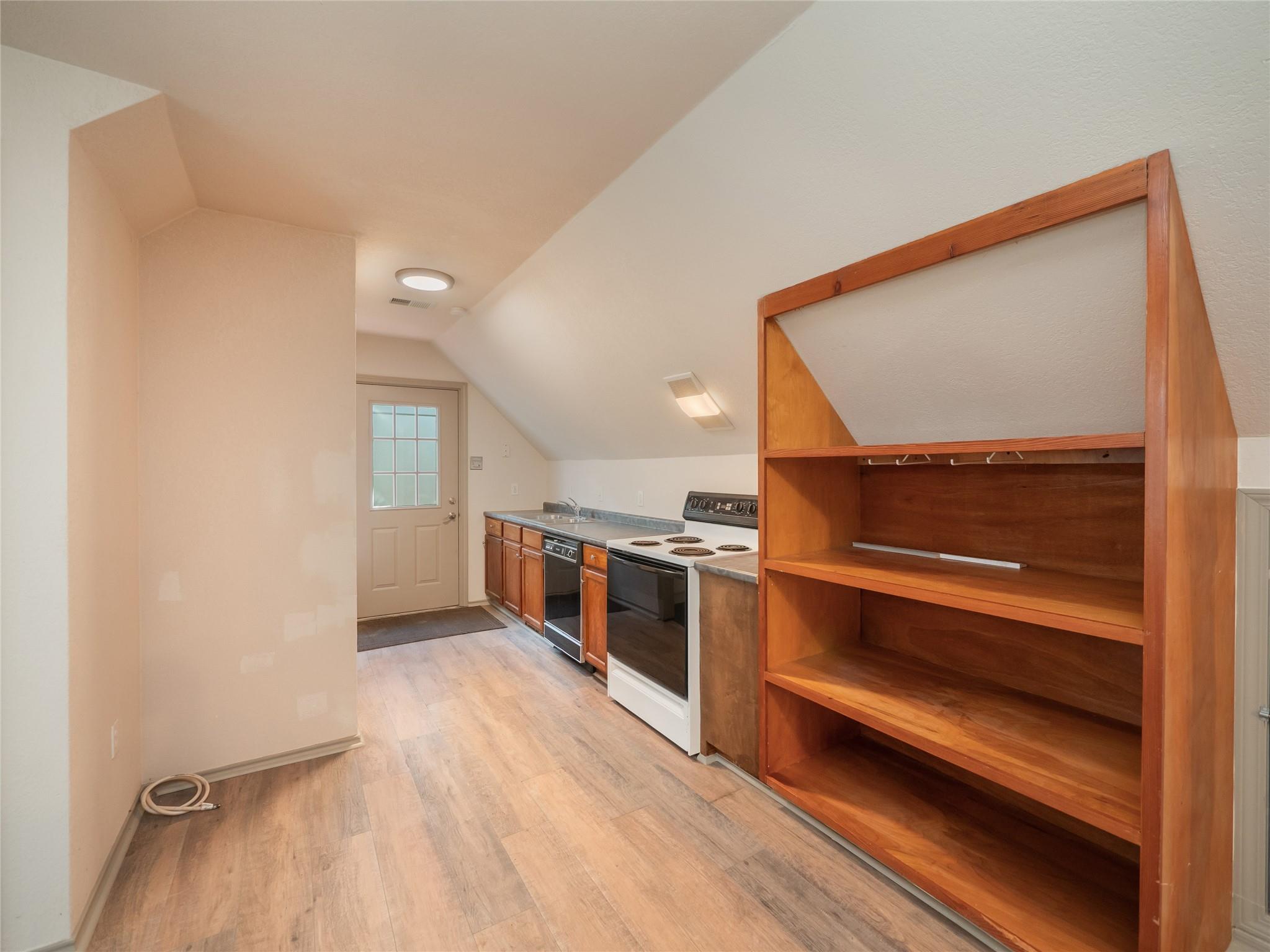 2706 Tradewind Dr, Spicewood, TX 78669