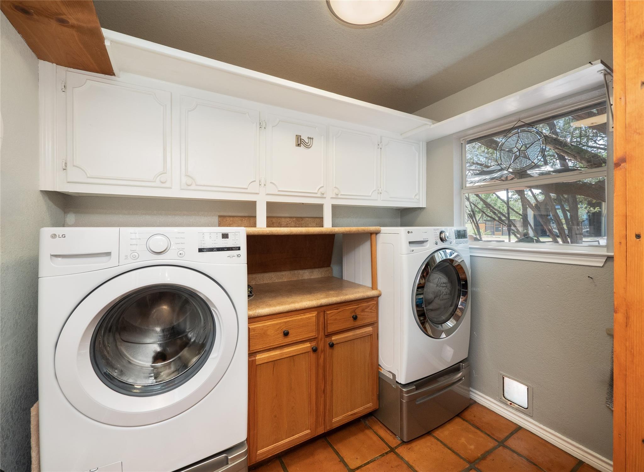 2706 Tradewind Dr, Spicewood, TX 78669