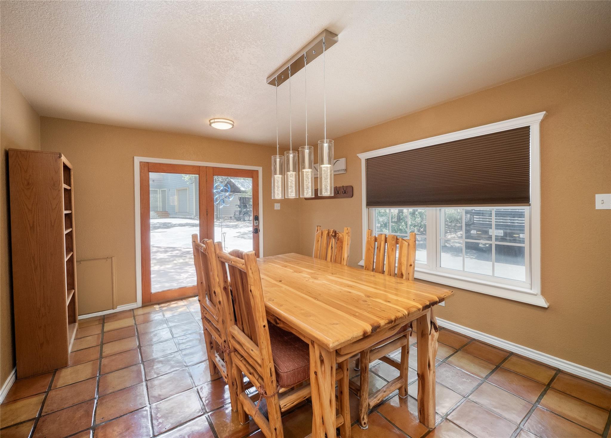 2706 Tradewind Dr, Spicewood, TX 78669