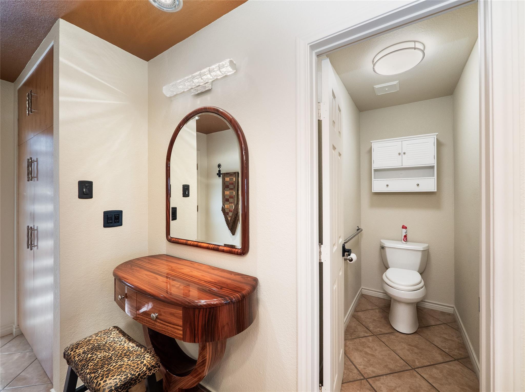 2706 Tradewind Dr, Spicewood, TX 78669