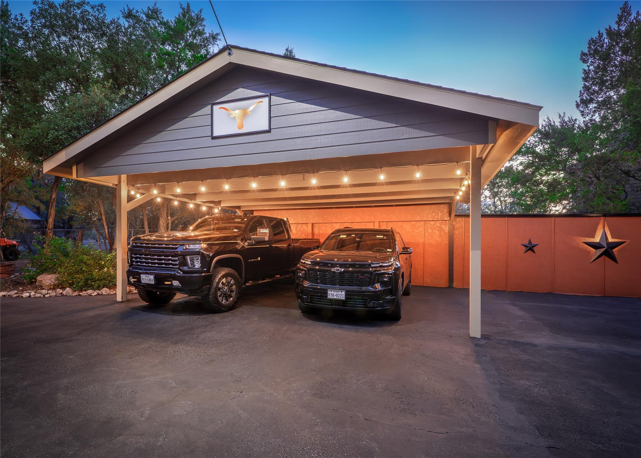 2706 Tradewind Dr, Spicewood, TX 78669