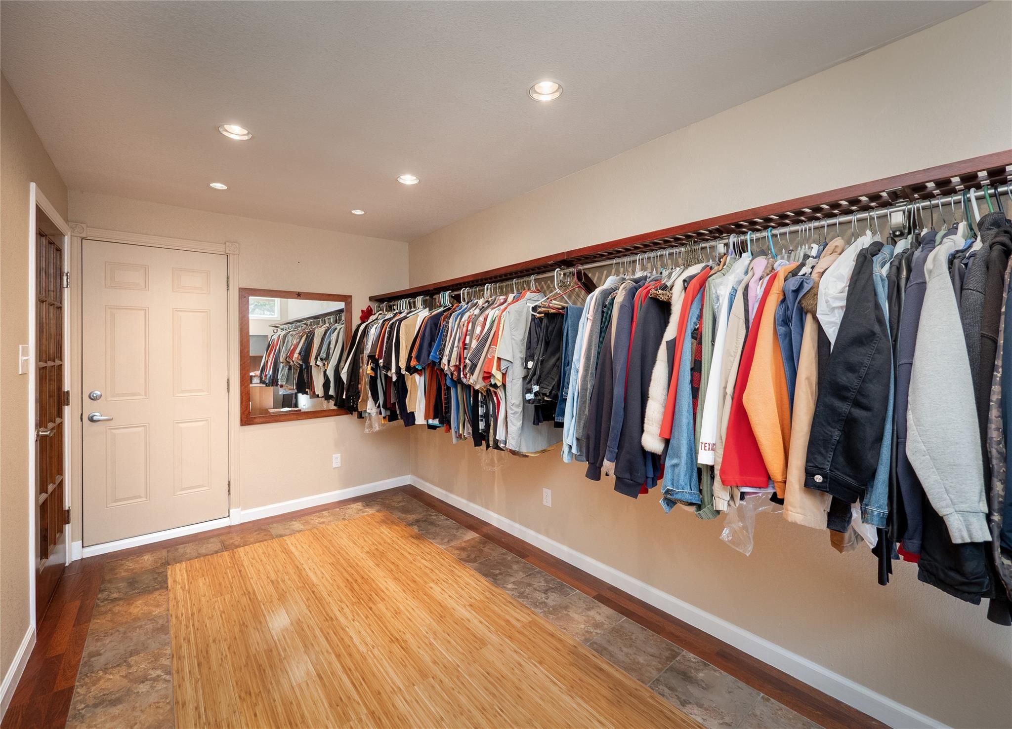 2706 Tradewind Dr, Spicewood, TX 78669