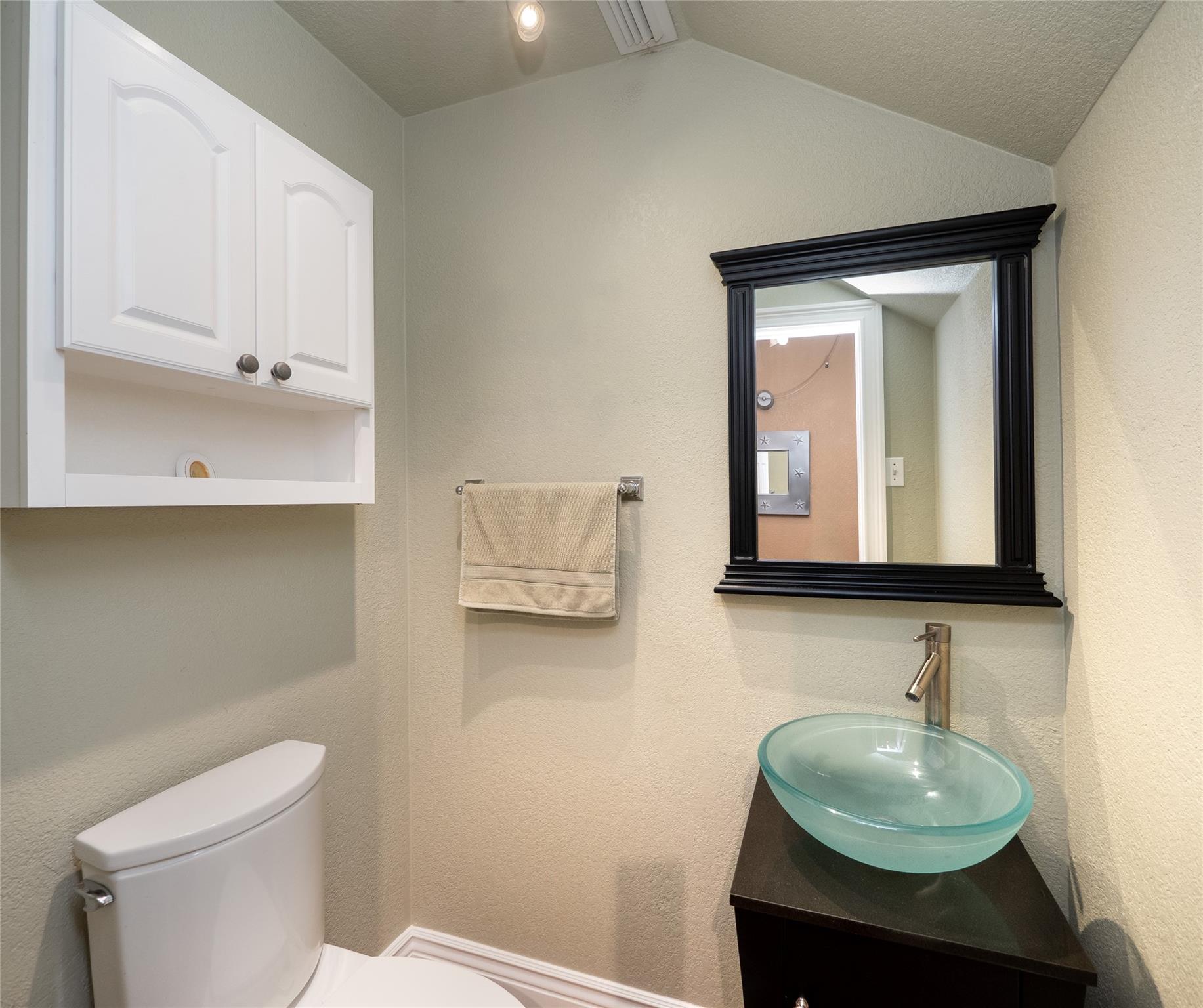 2706 Tradewind Dr, Spicewood, TX 78669