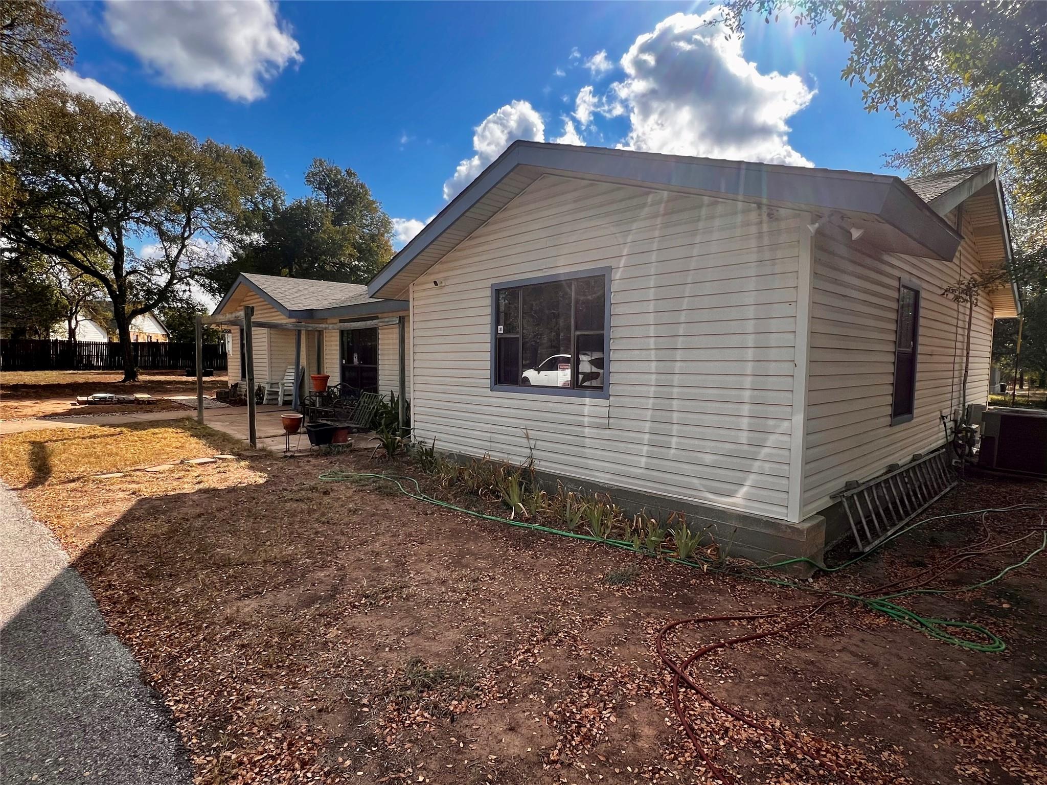 173 Misty Ln, Cedar Creek, TX 78612