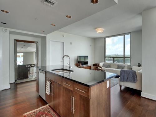 300 Bowie St # 2803, Austin, TX 78703