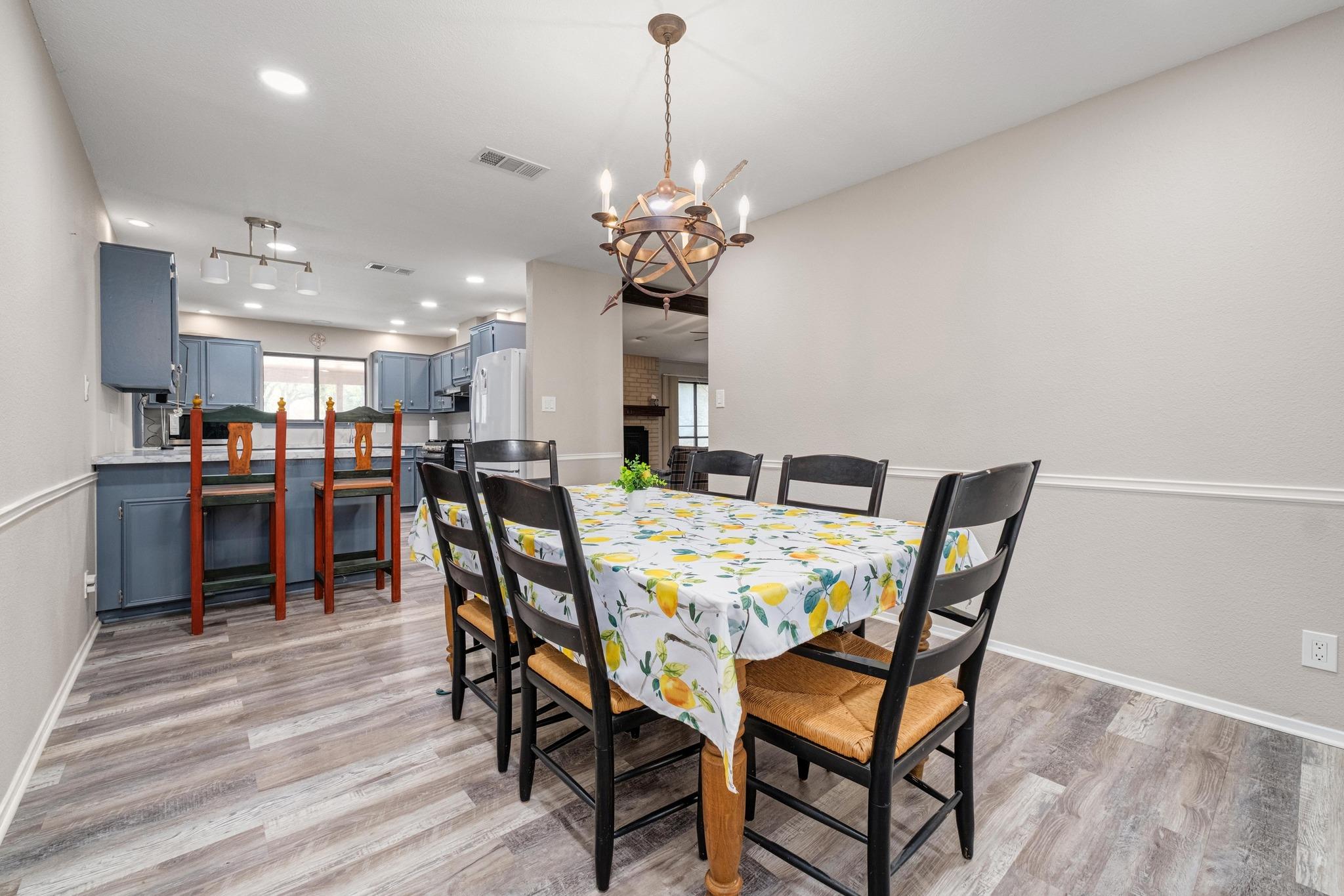 1008 Dove Dr, Manchaca, TX 78652