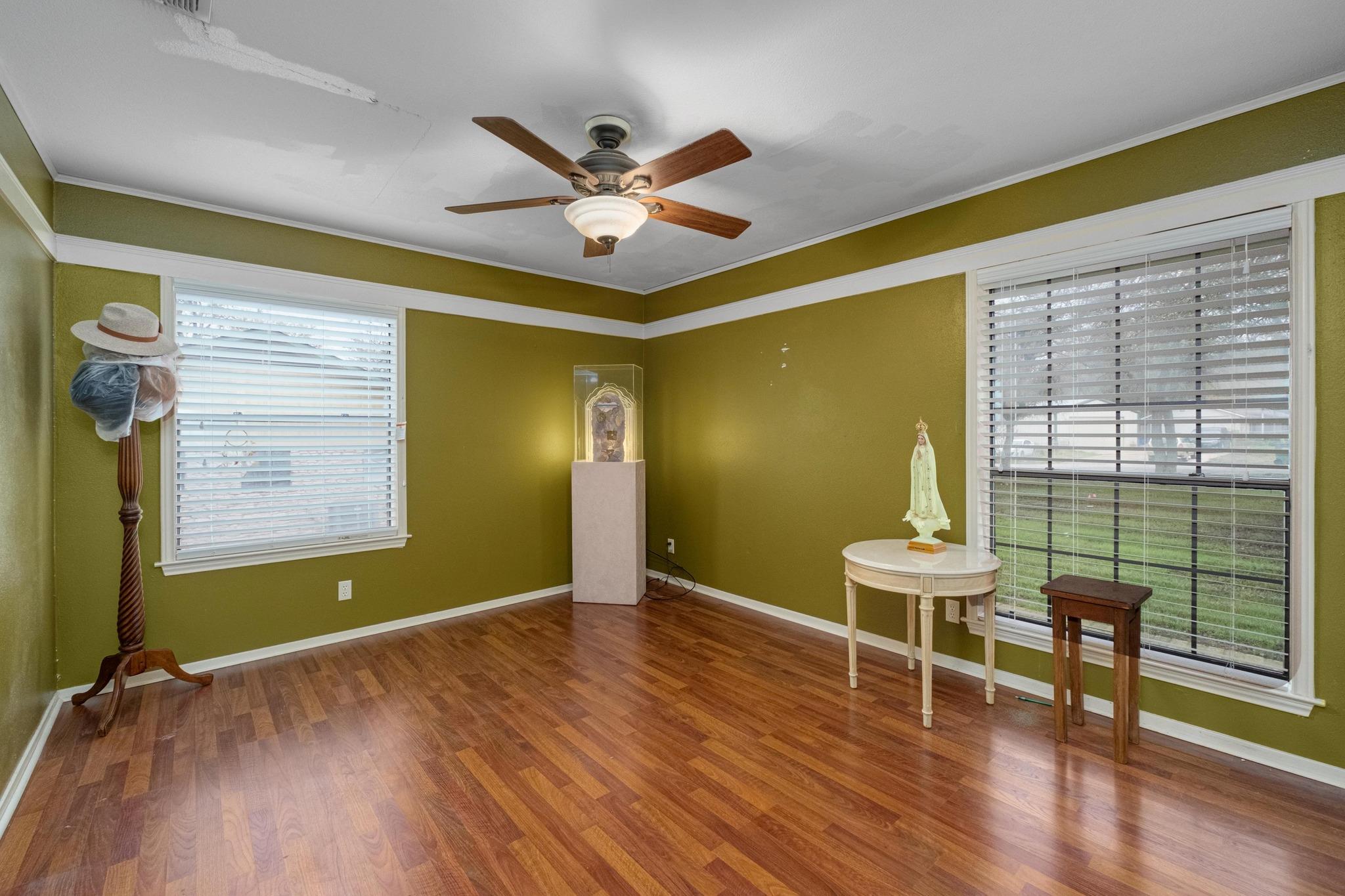 1008 Dove Dr, Manchaca, TX 78652