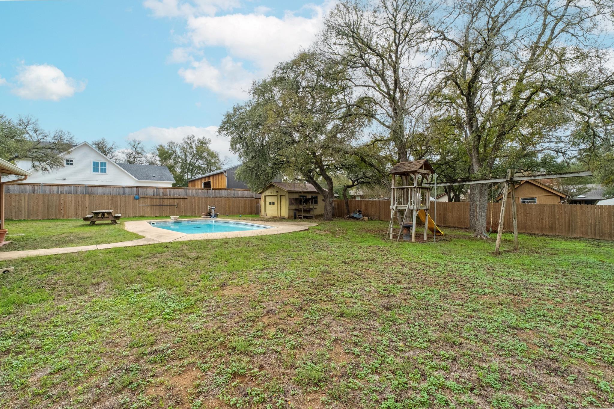 1008 Dove Dr, Manchaca, TX 78652