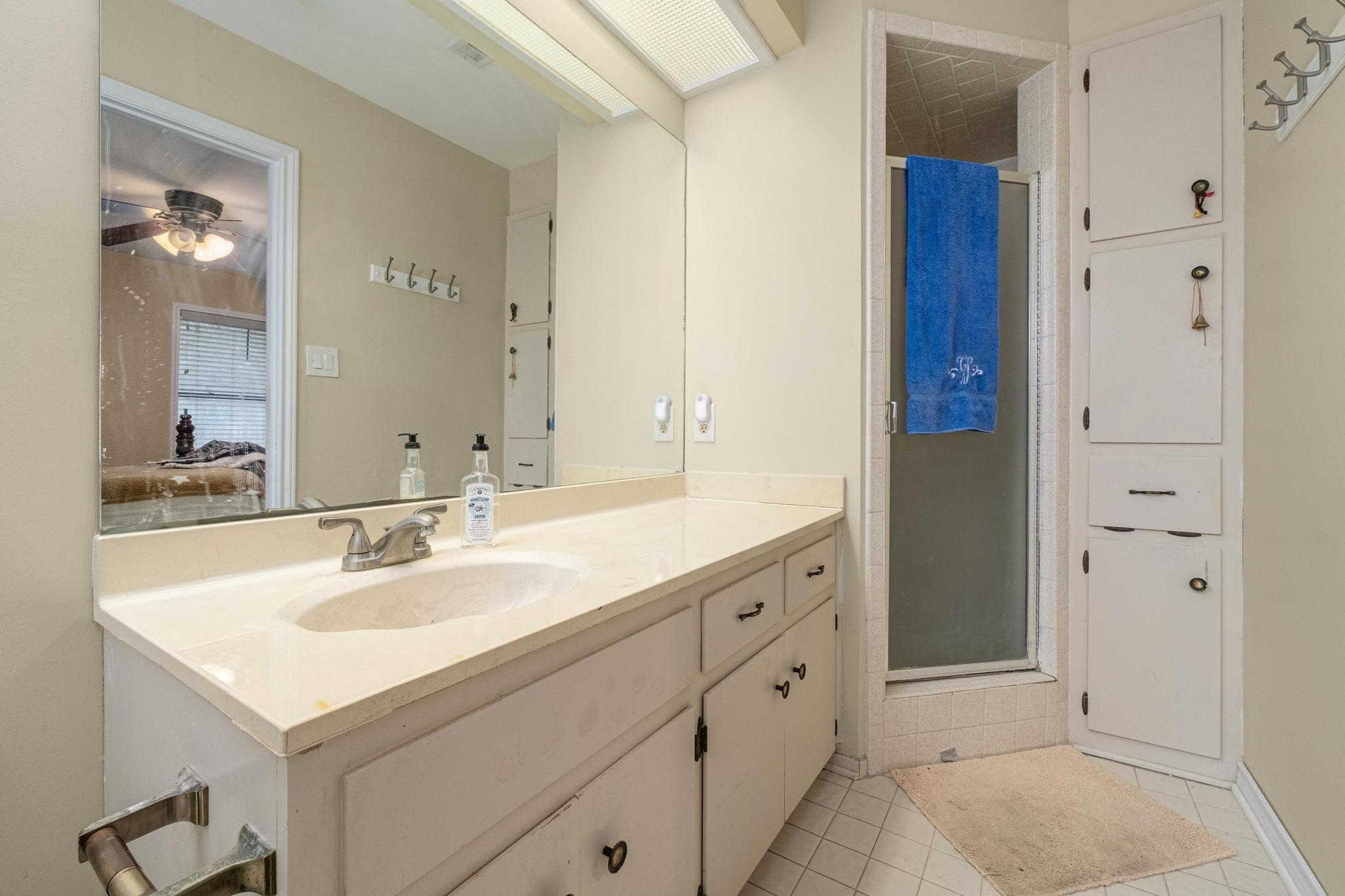 1008 Dove Dr, Manchaca, TX 78652