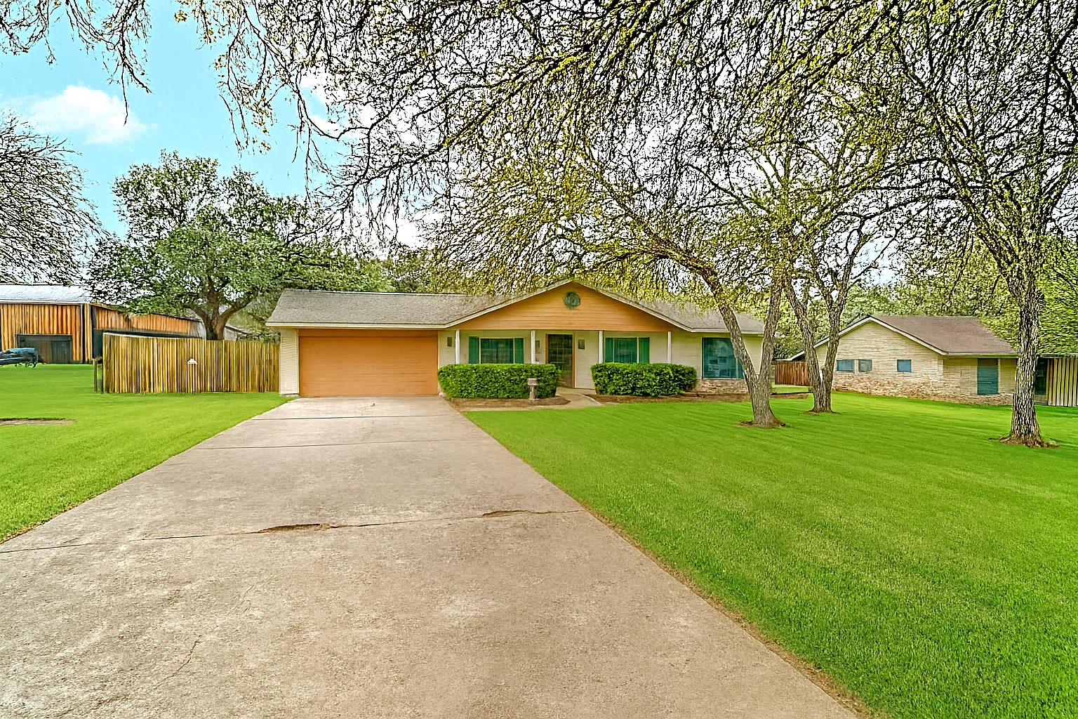 1008 Dove Dr, Manchaca, TX 78652