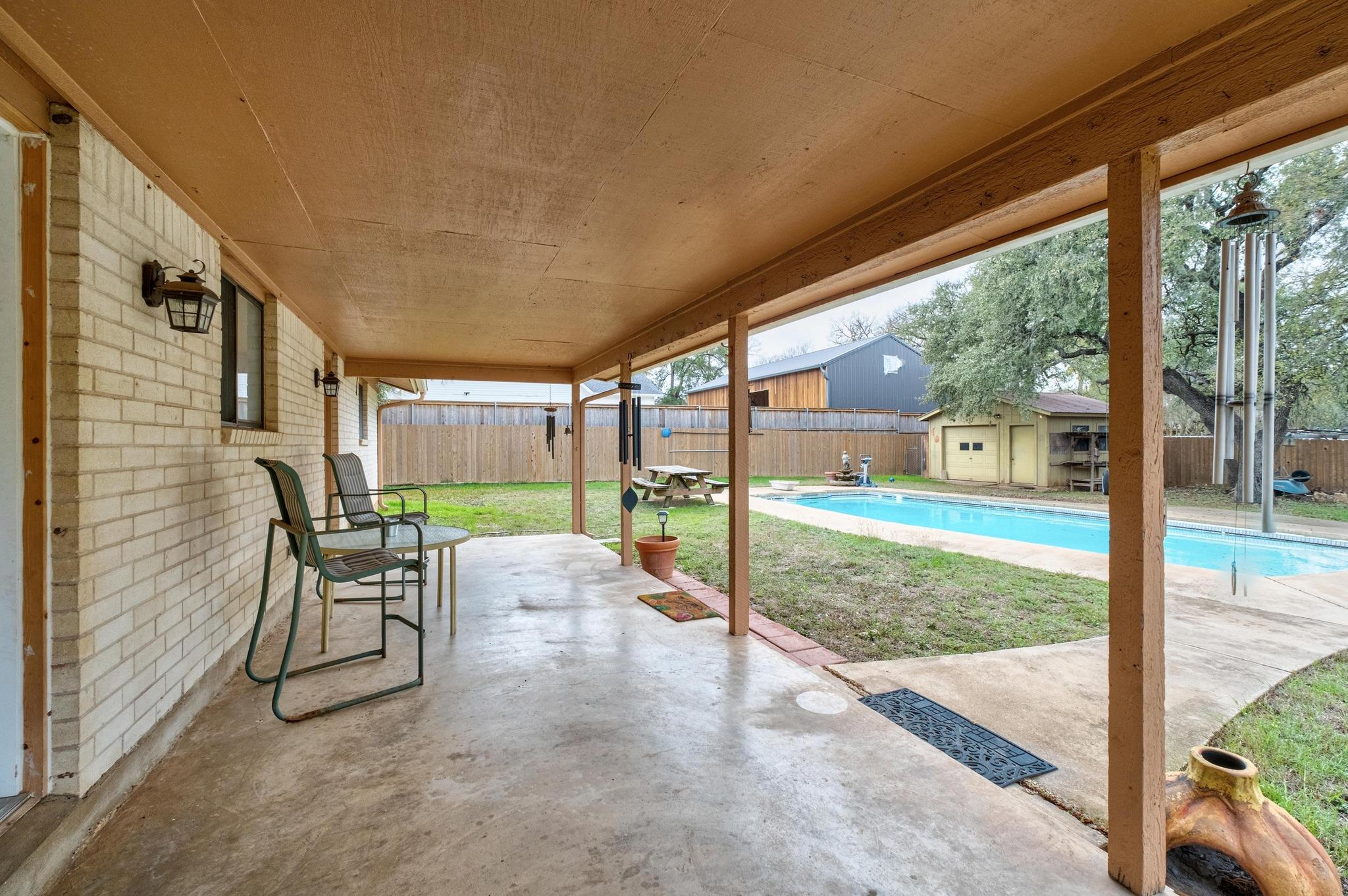 1008 Dove Dr, Manchaca, TX 78652