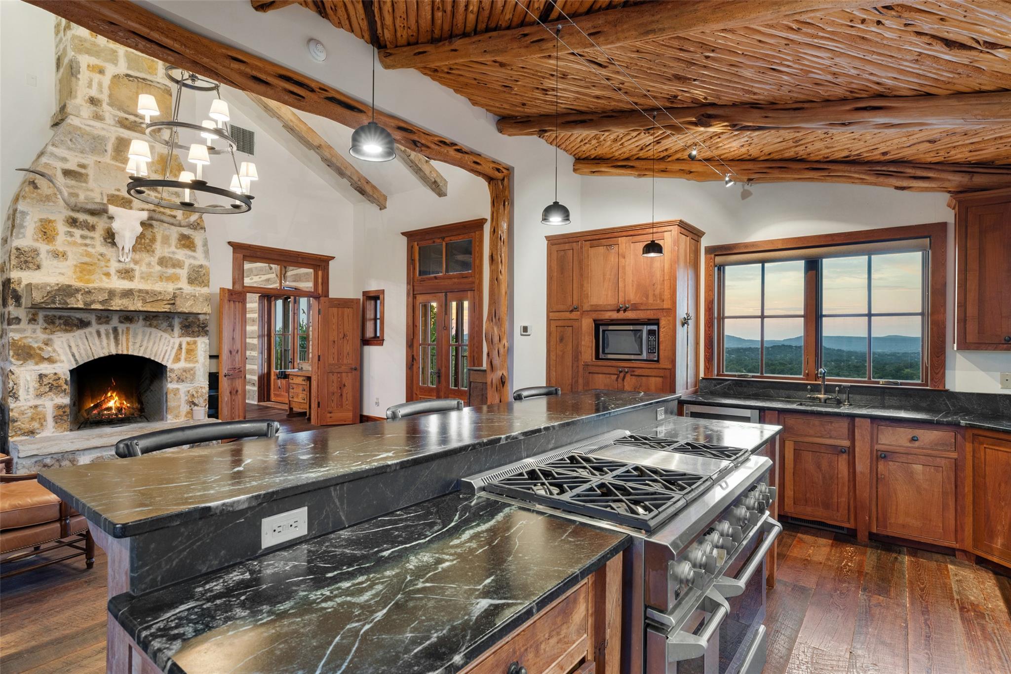 3503 Althaus-Davis Rd, Fredericksburg, TX 78624