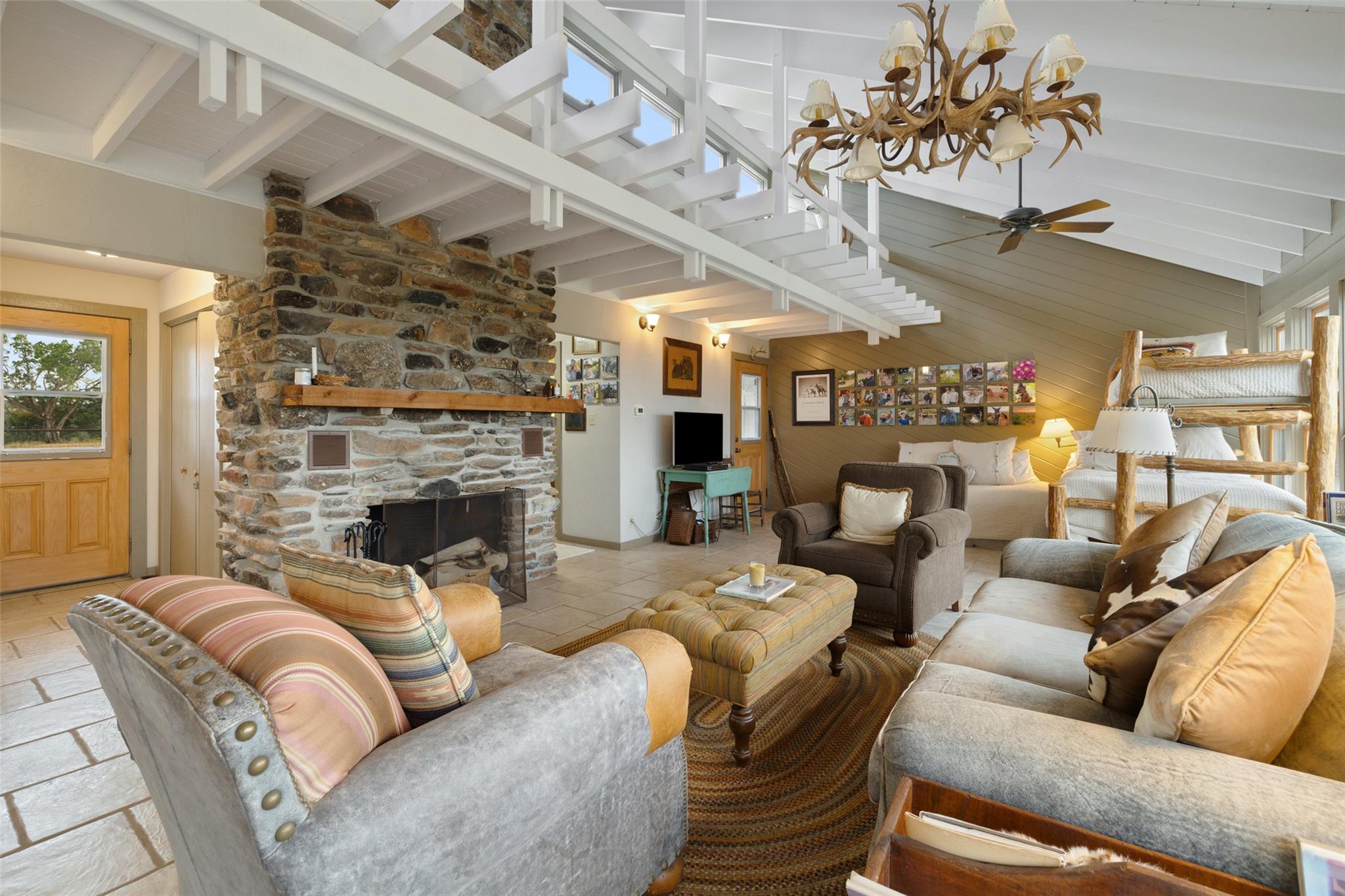 3503 Althaus-Davis Rd, Fredericksburg, TX 78624