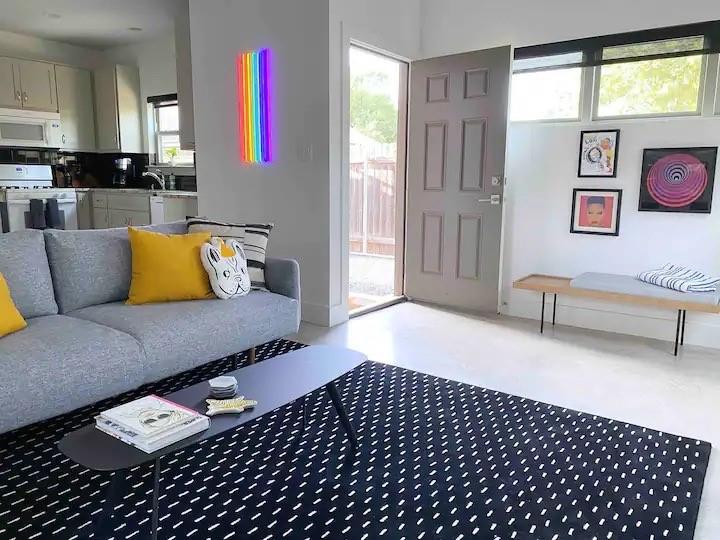 2012 Willow St # B, Austin, TX 78702