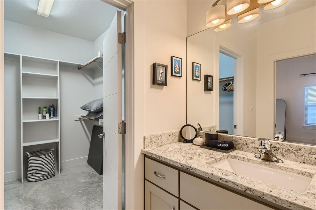 2012 Willow St # B, Austin, TX 78702