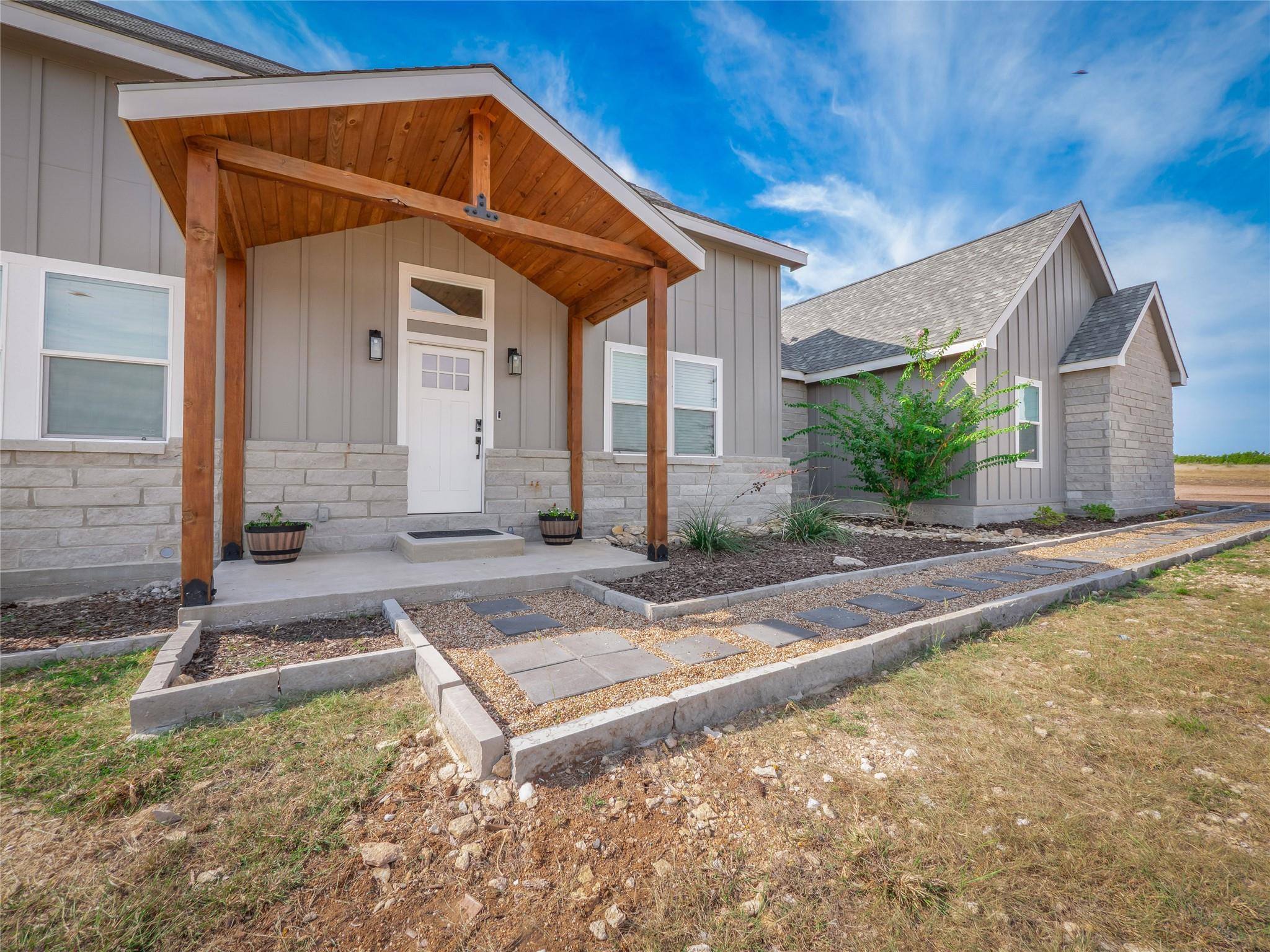 105 Mesa Grande Ct, Marble Falls, TX 78654