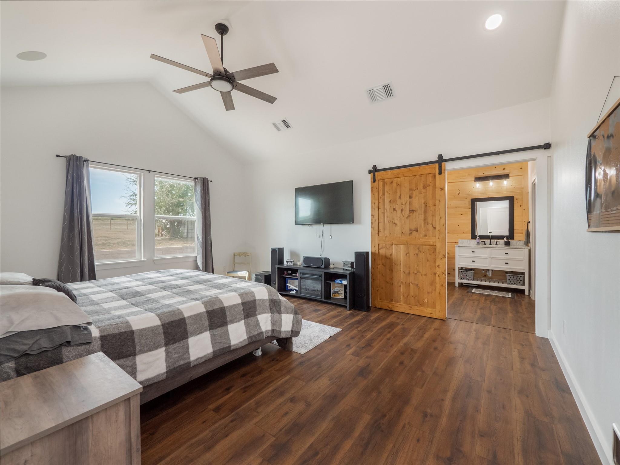 105 Mesa Grande Ct, Marble Falls, TX 78654