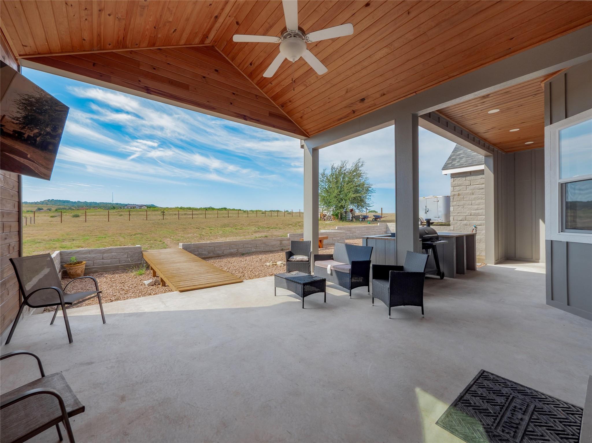 105 Mesa Grande Ct, Marble Falls, TX 78654