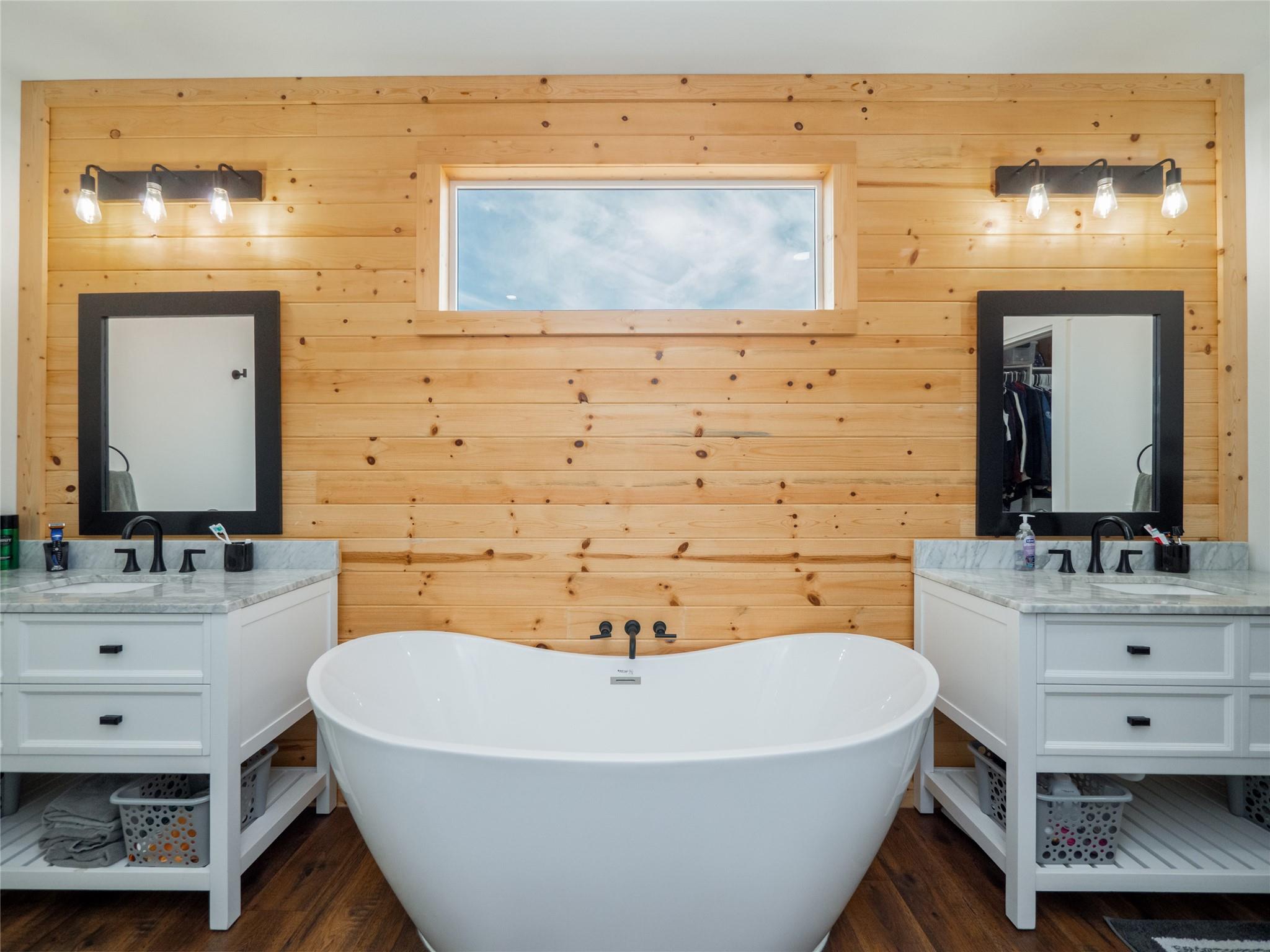 105 Mesa Grande Ct, Marble Falls, TX 78654