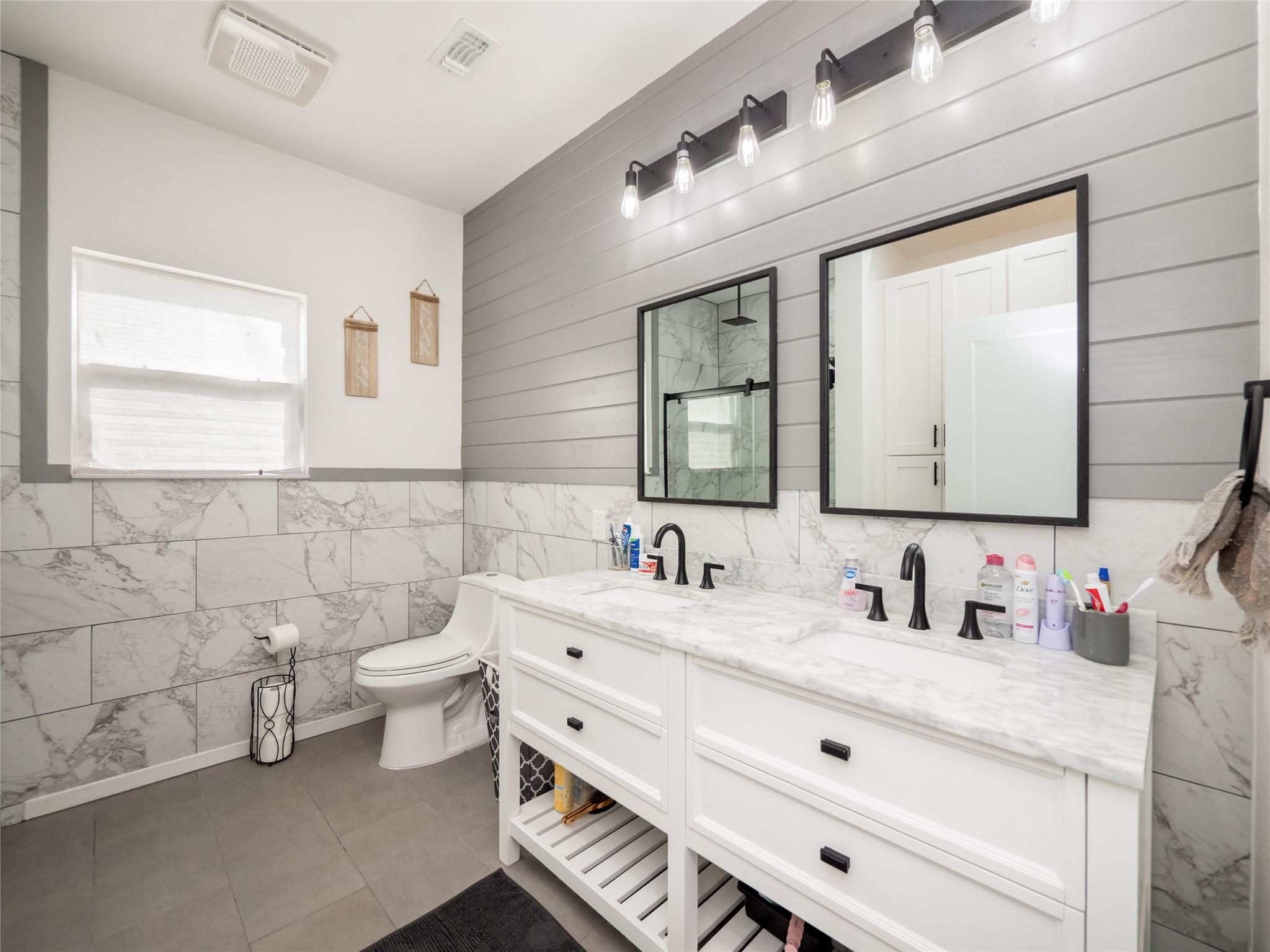 105 Mesa Grande Ct, Marble Falls, TX 78654