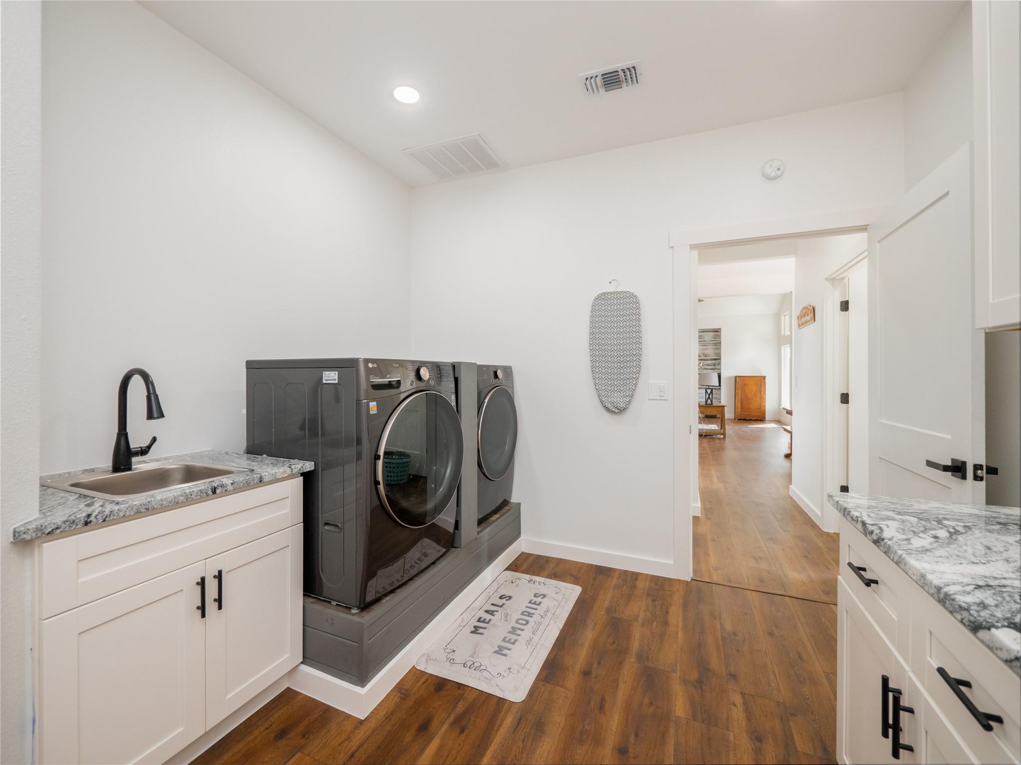 105 Mesa Grande Ct, Marble Falls, TX 78654