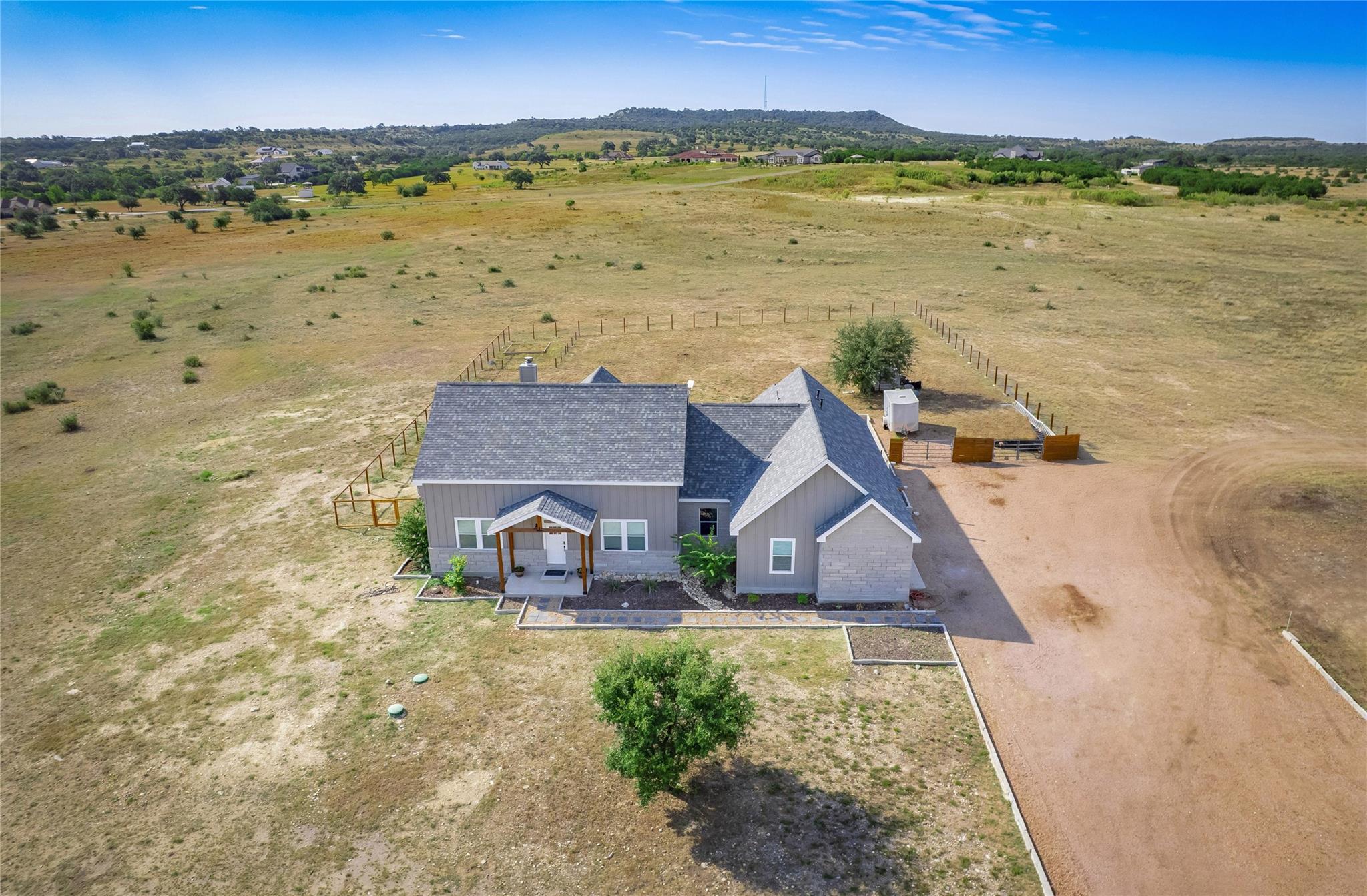 105 Mesa Grande Ct, Marble Falls, TX 78654
